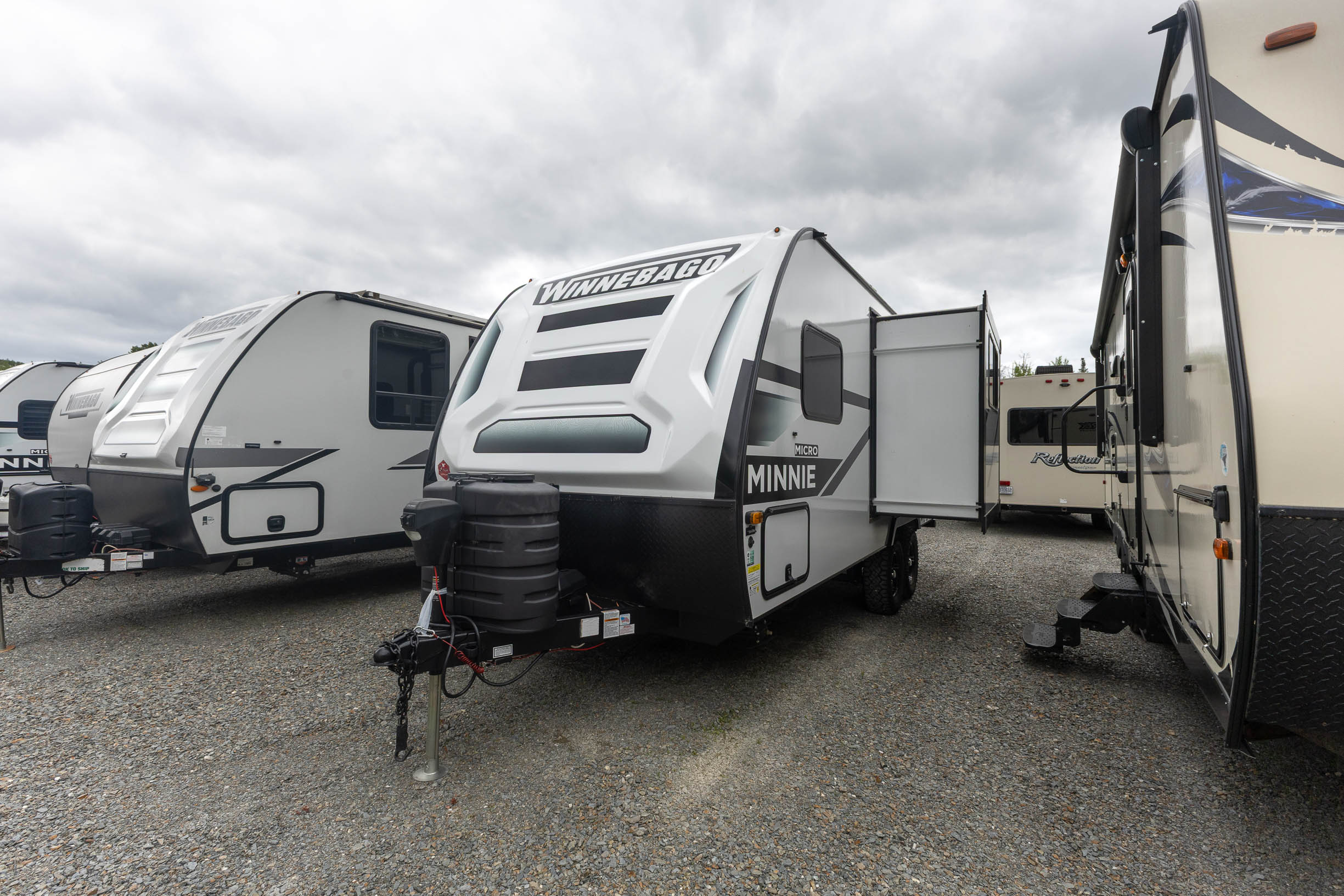 2025 Winnebago Micro Minnie 2108TB TRAVEL TRAILER