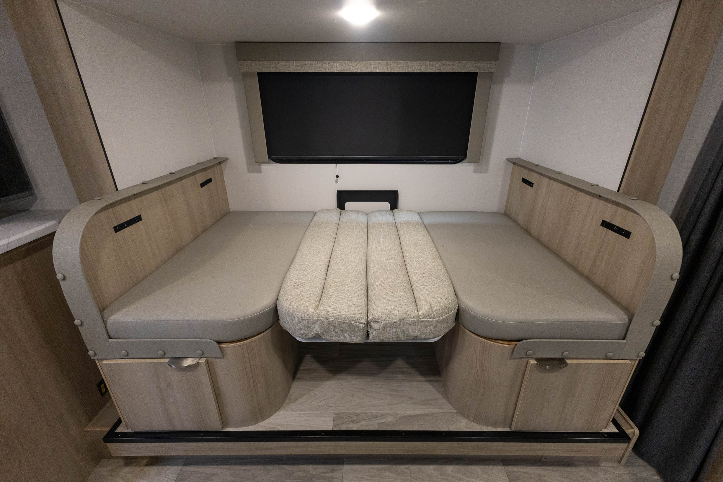 2025 Winnebago Micro Minnie 2108TB TRAVEL TRAILER