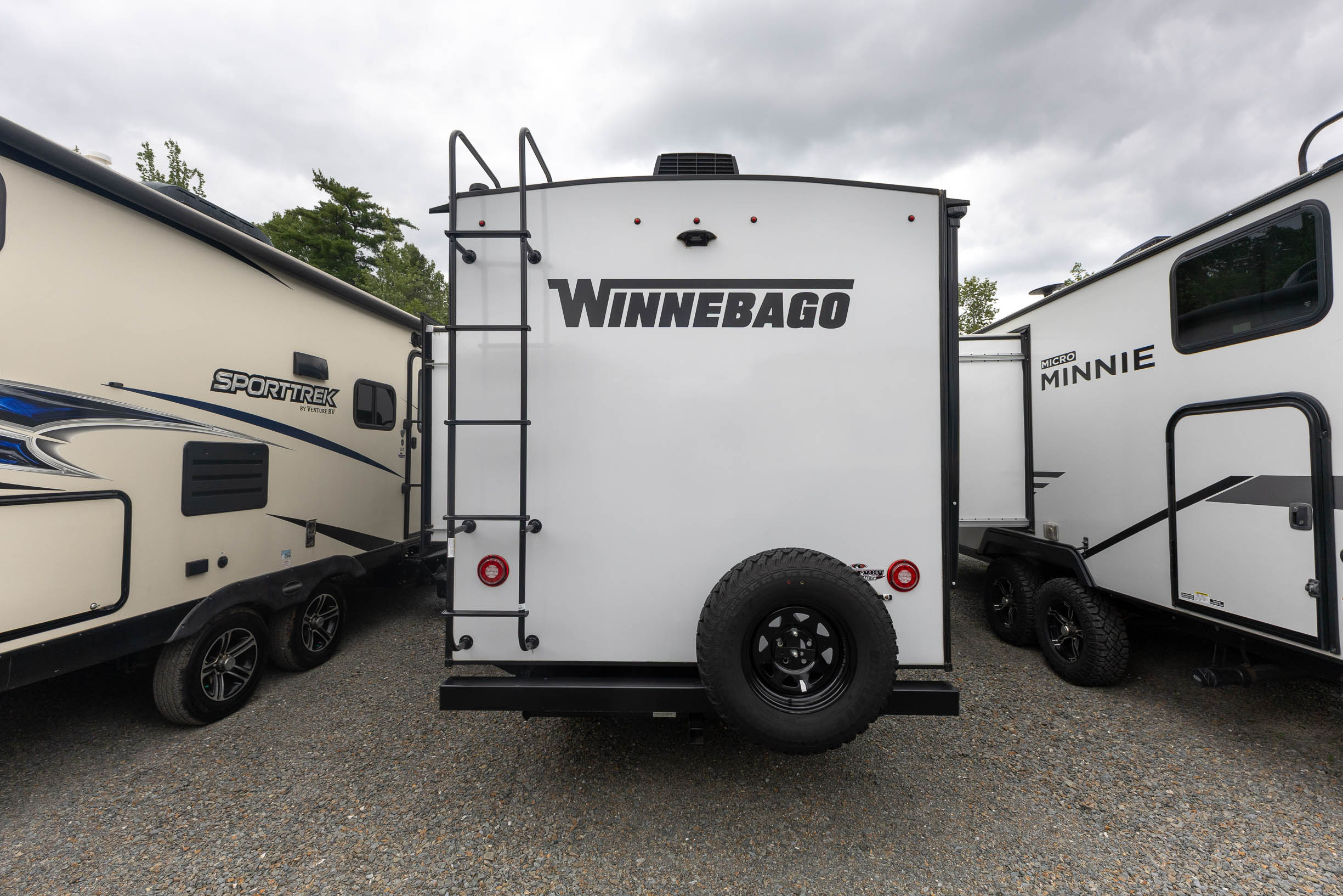 2025 Winnebago Micro Minnie 2108TB TRAVEL TRAILER