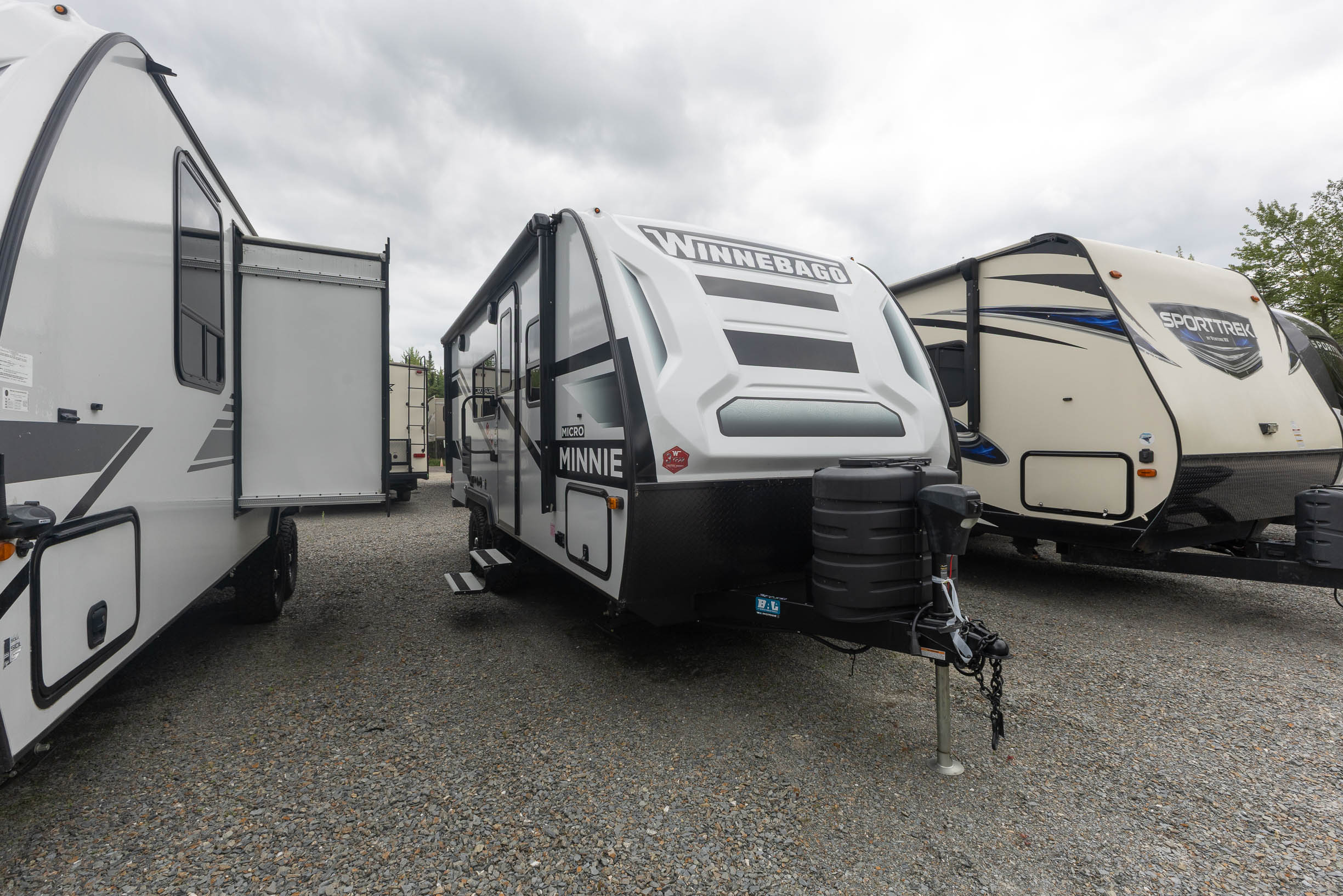 2025 Winnebago Micro Minnie 2108TB TRAVEL TRAILER