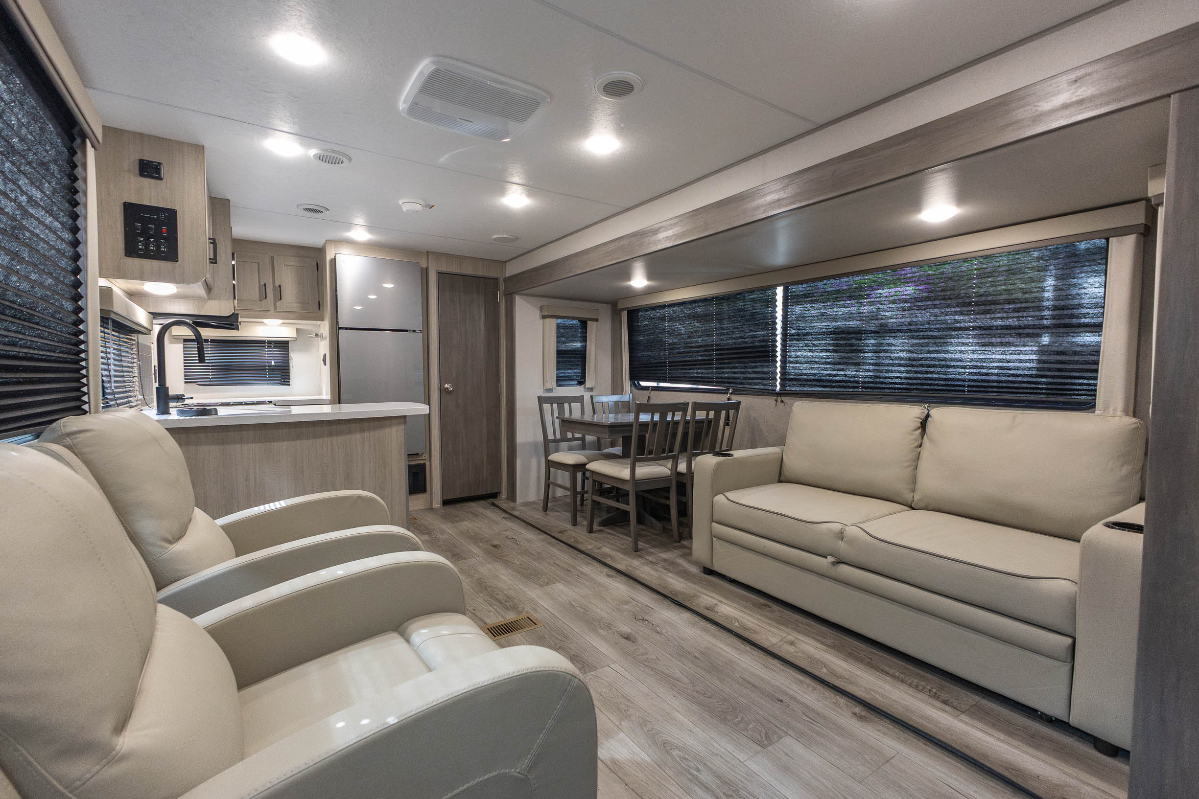 2026 Coachmen Catalina Legacy Edition 303RKDS TRAVEL TRAILER