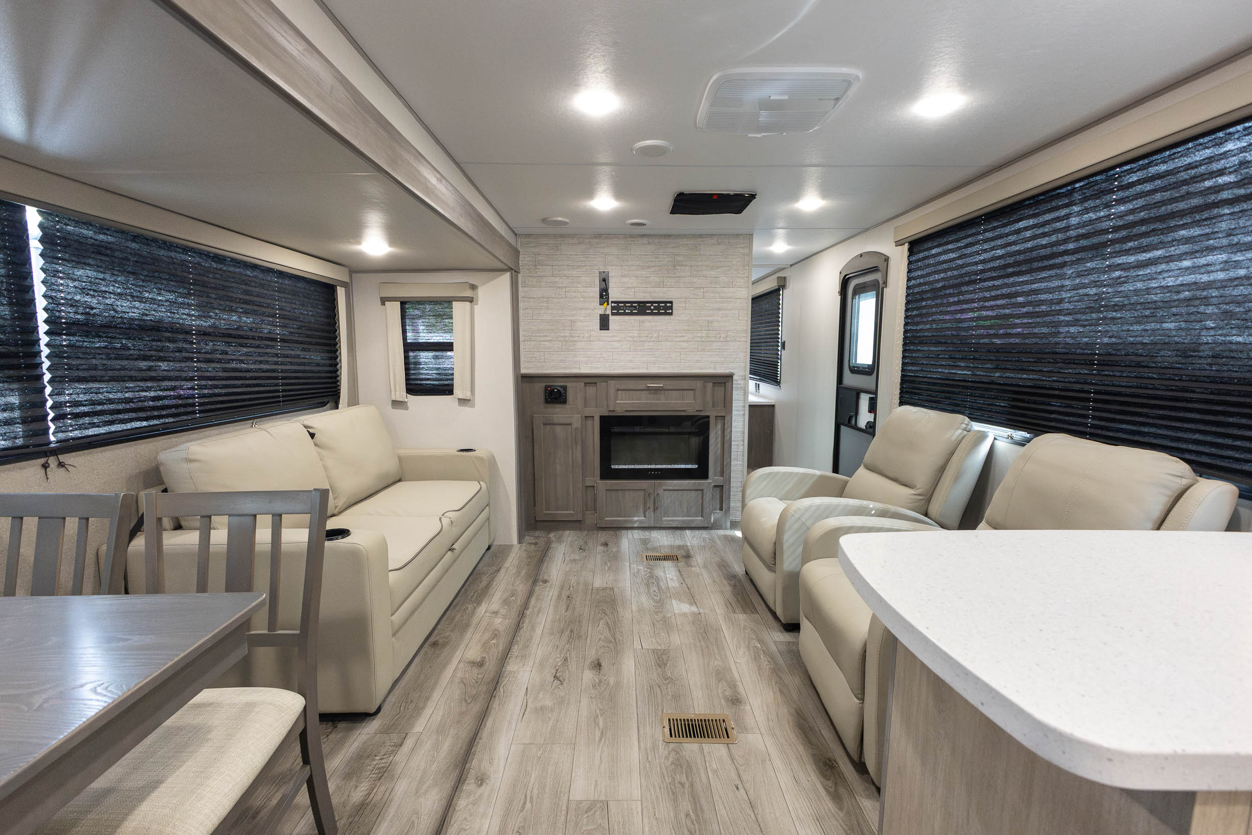 2026 Coachmen Catalina Legacy Edition 303RKDS TRAVEL TRAILER