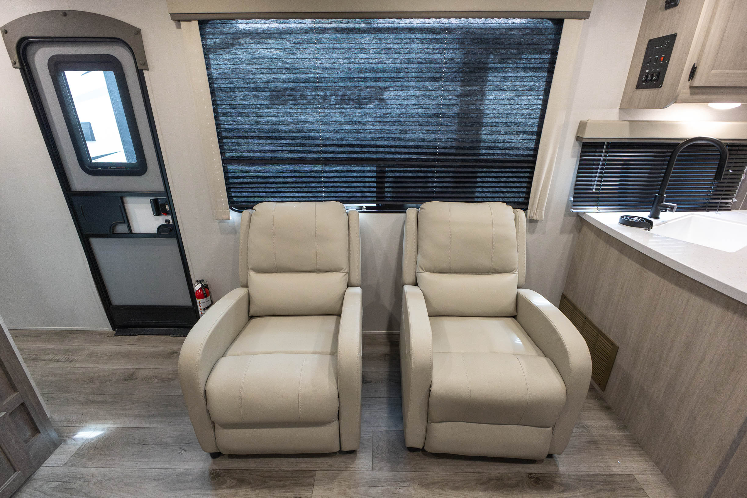 2026 Coachmen Catalina Legacy Edition 303RKDS TRAVEL TRAILER