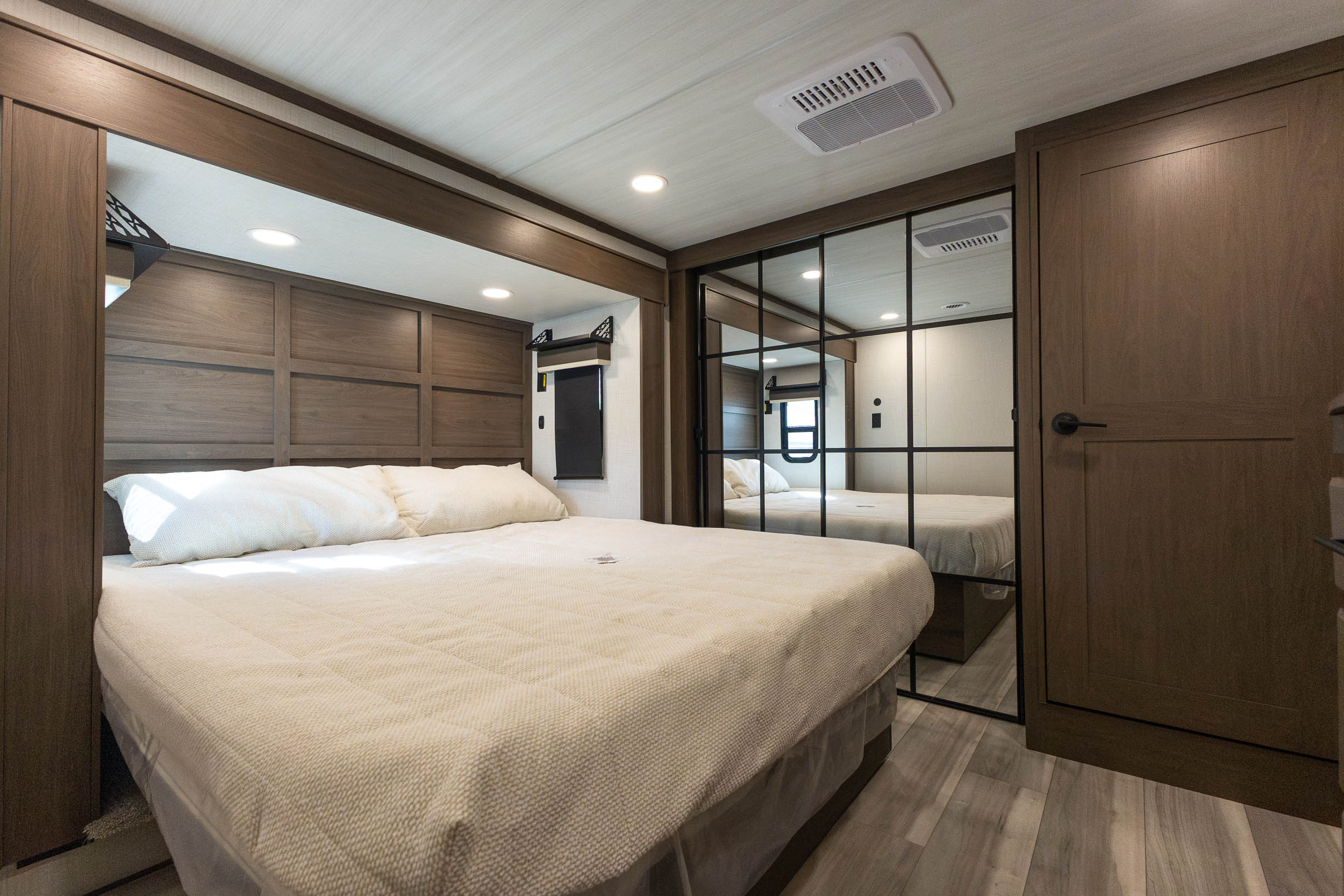 2026 Keystone RV Cougar 360MBI FIFTH WHEEL