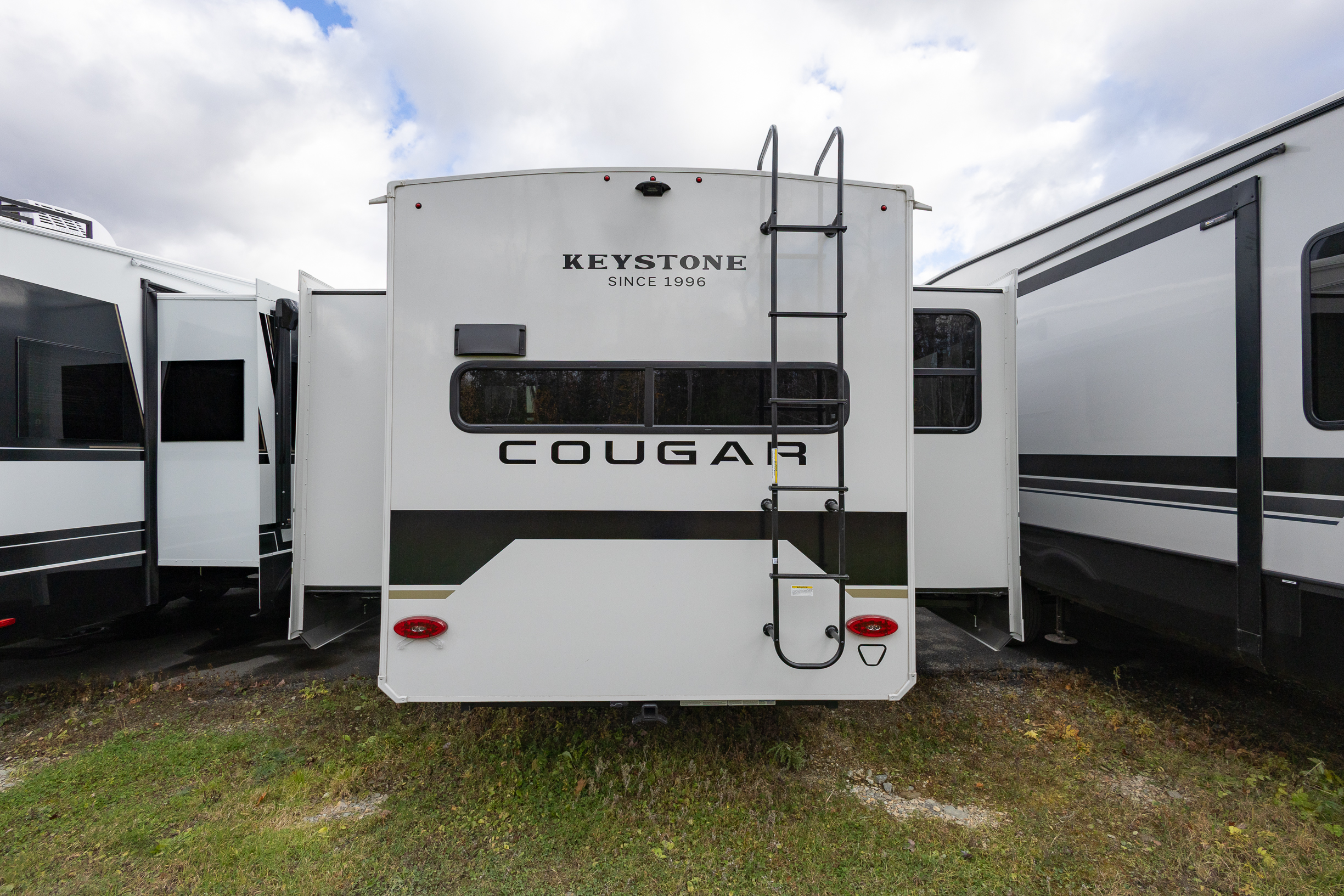 2026 Keystone RV Cougar Half-Ton 26RKE FIFTH WHEEL