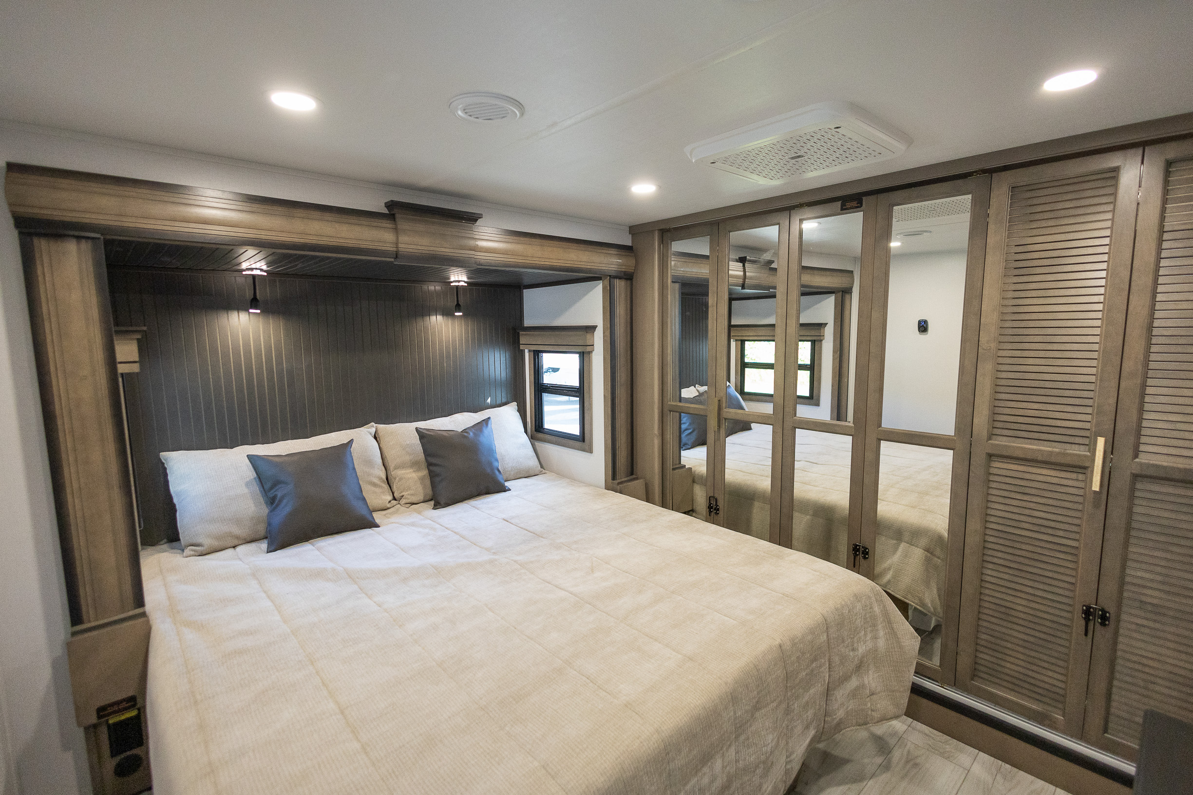 2026 Keystone RV Montana 3231CK FIFTH WHEEL