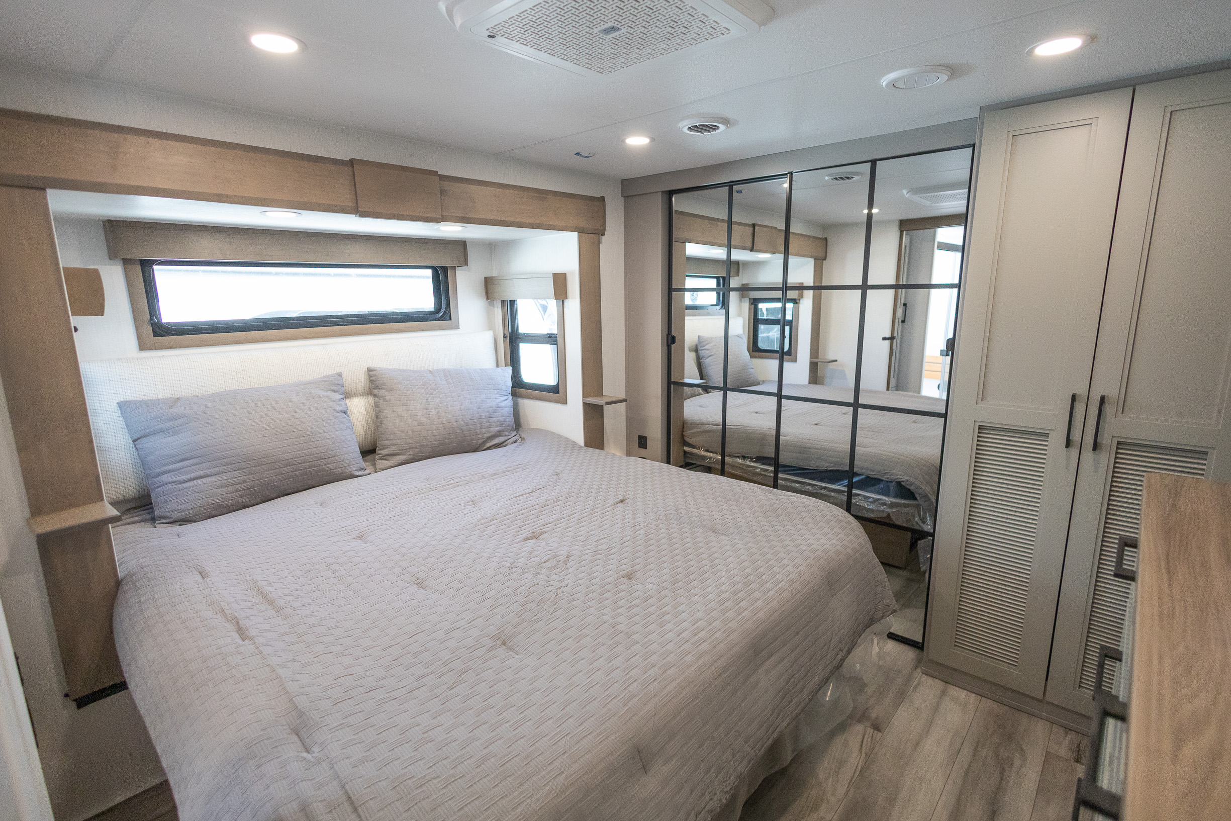 2026 KZ RV Durango D339MLT FIFTH WHEEL