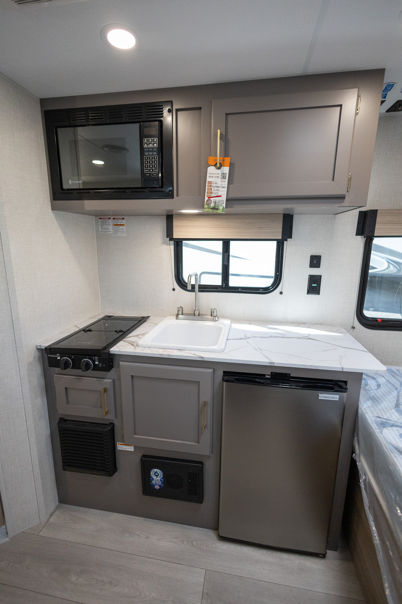 2026 KZ RV Sportsmen Classic 130BH TRAVEL TRAILER