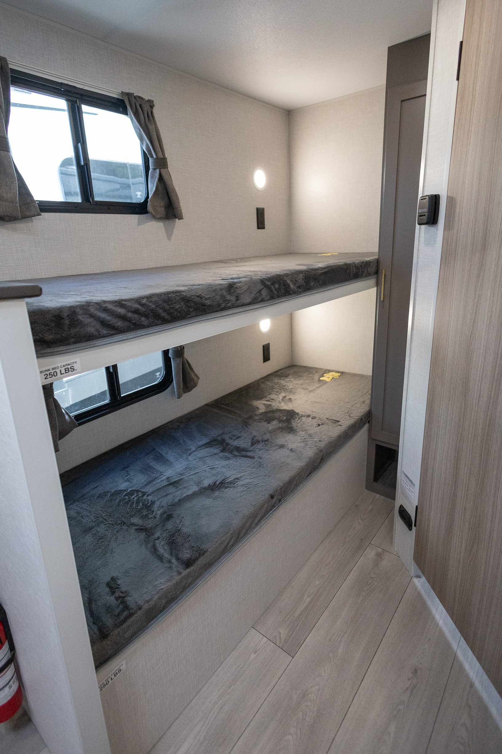2026 KZ RV Sportsmen Classic 130BH TRAVEL TRAILER
