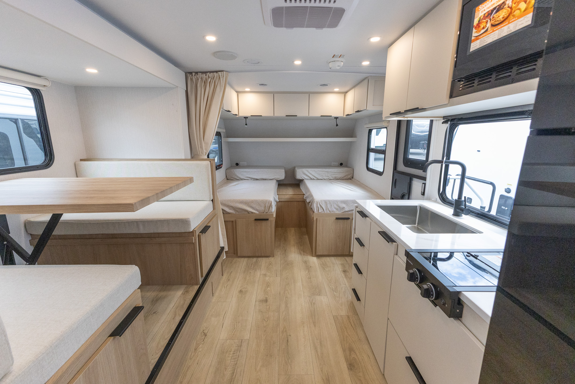 2026 Winnebago Micro Minnie 2108TB TRAVEL TRAILER