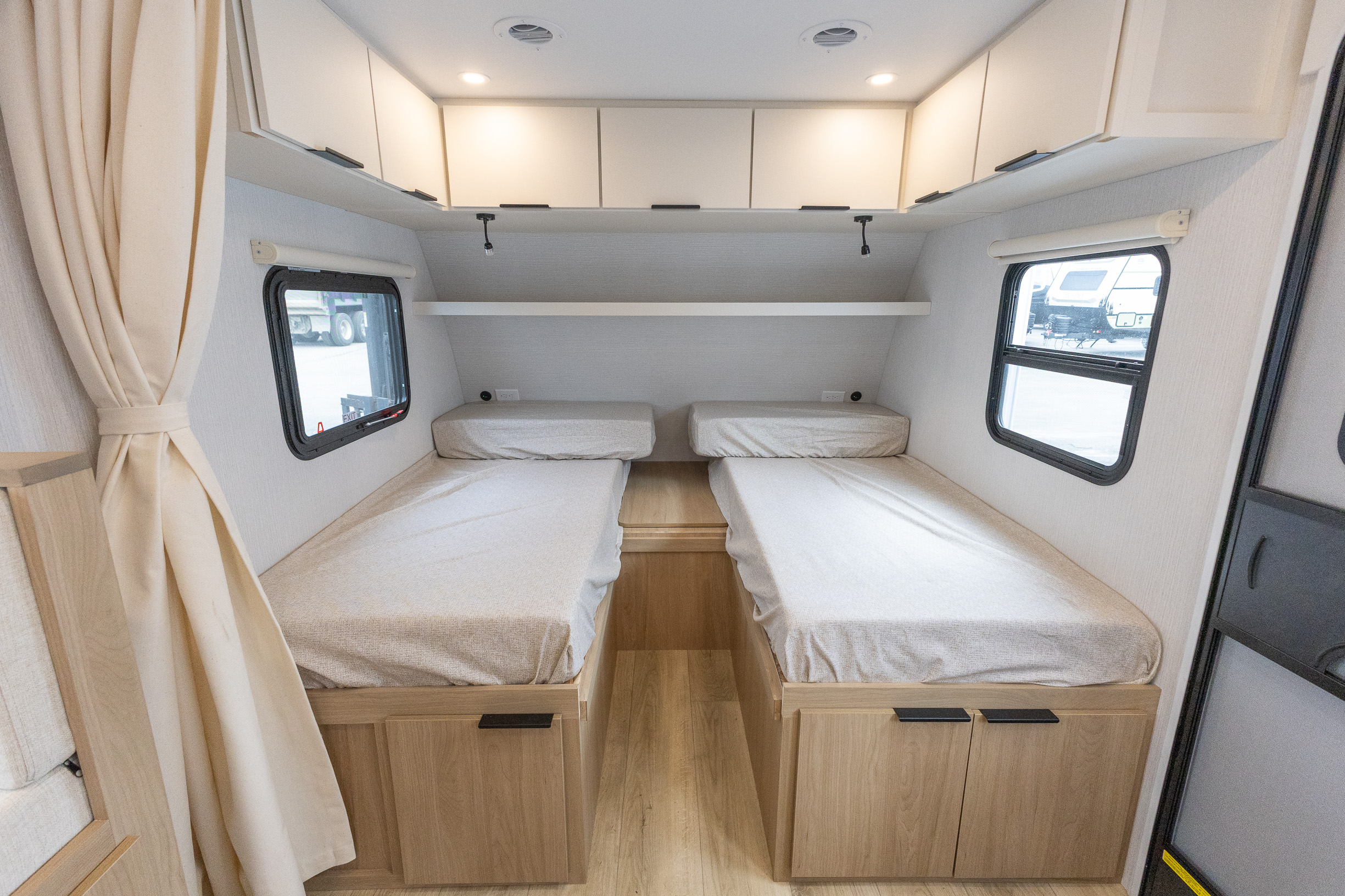 2026 Winnebago Micro Minnie 2108TB TRAVEL TRAILER