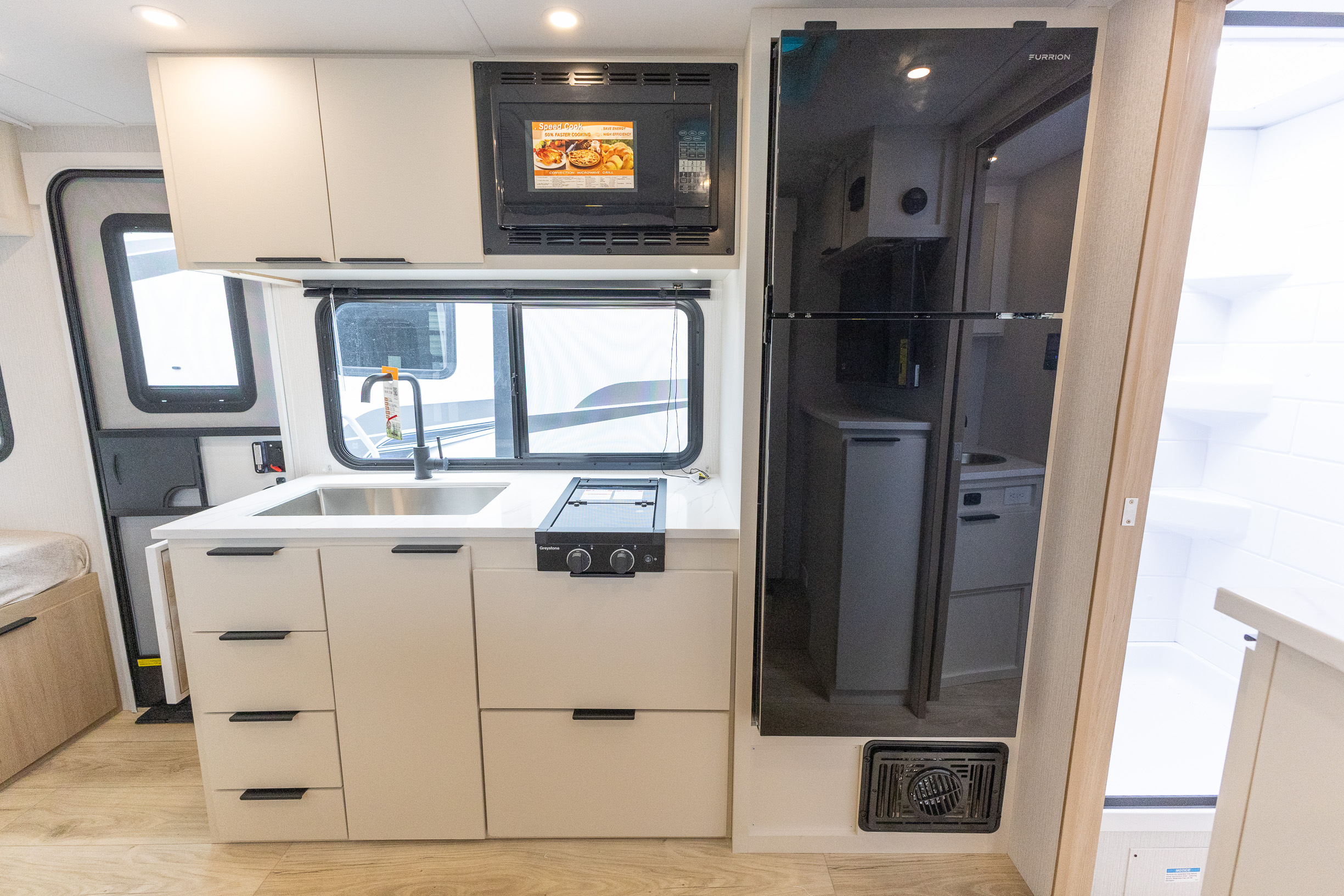2026 Winnebago Micro Minnie 2108TB TRAVEL TRAILER