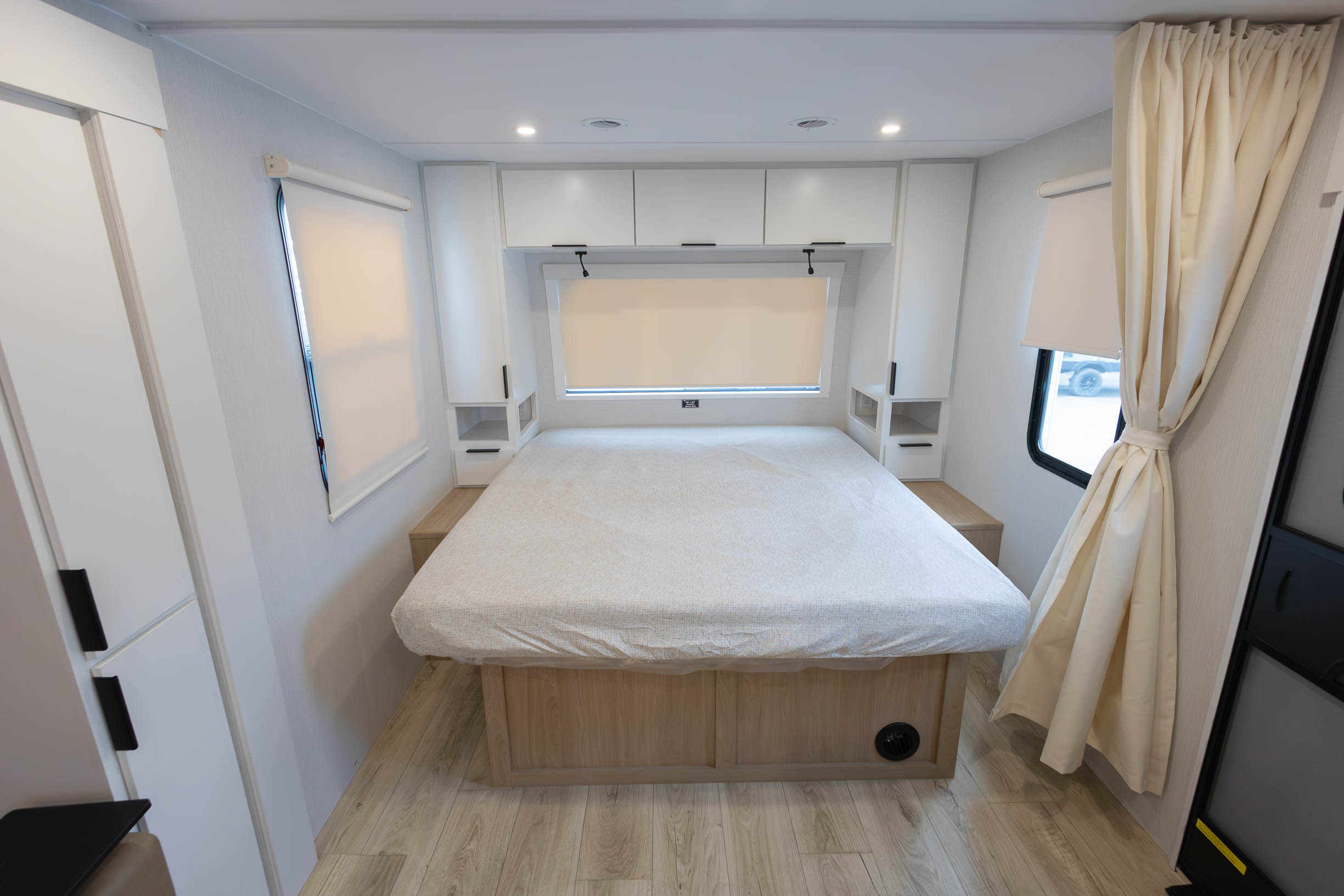 2026 Winnebago Thrive 22MLS TRAVEL TRAILER