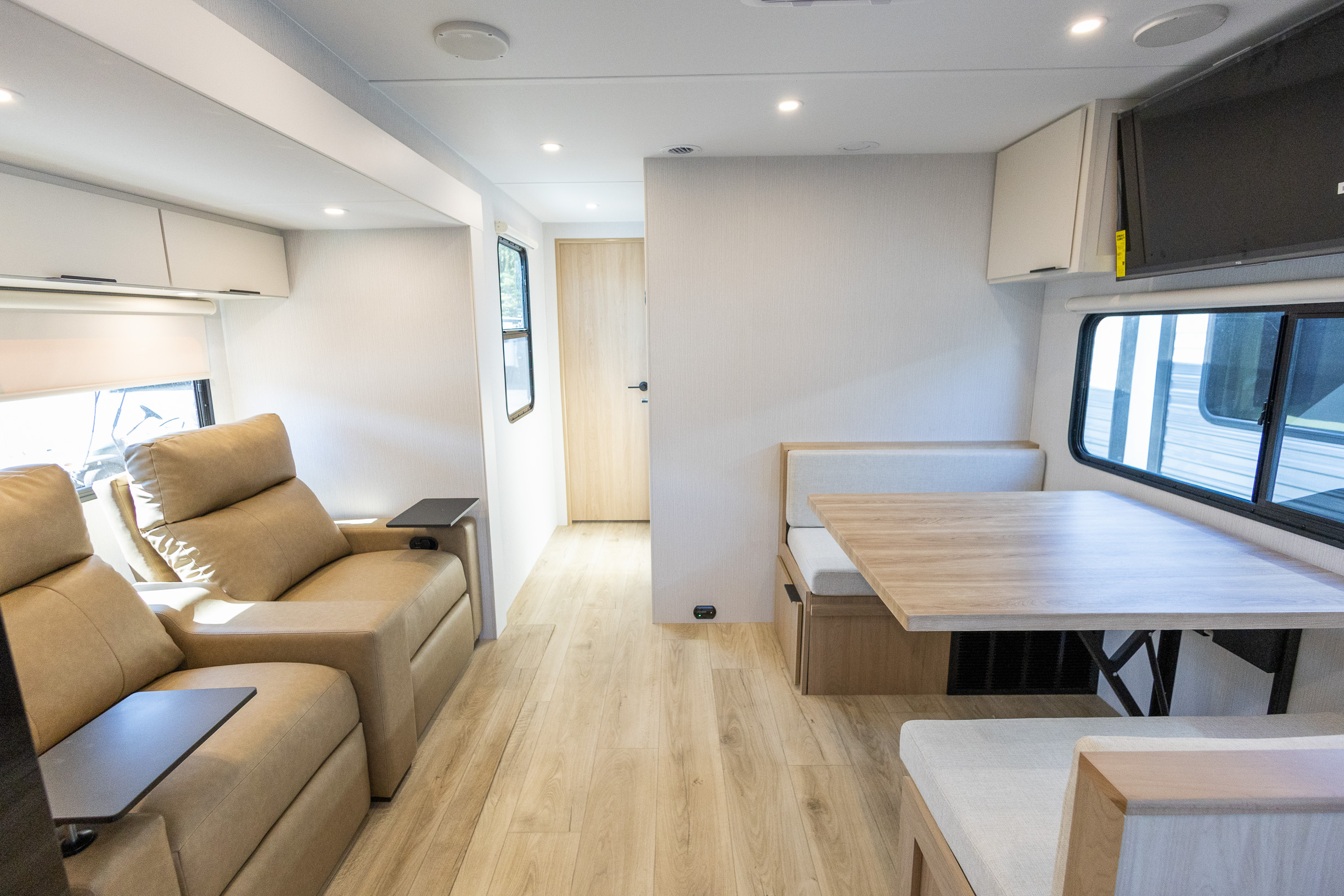 2026 Winnebago Thrive 24RKS TRAVEL TRAILER