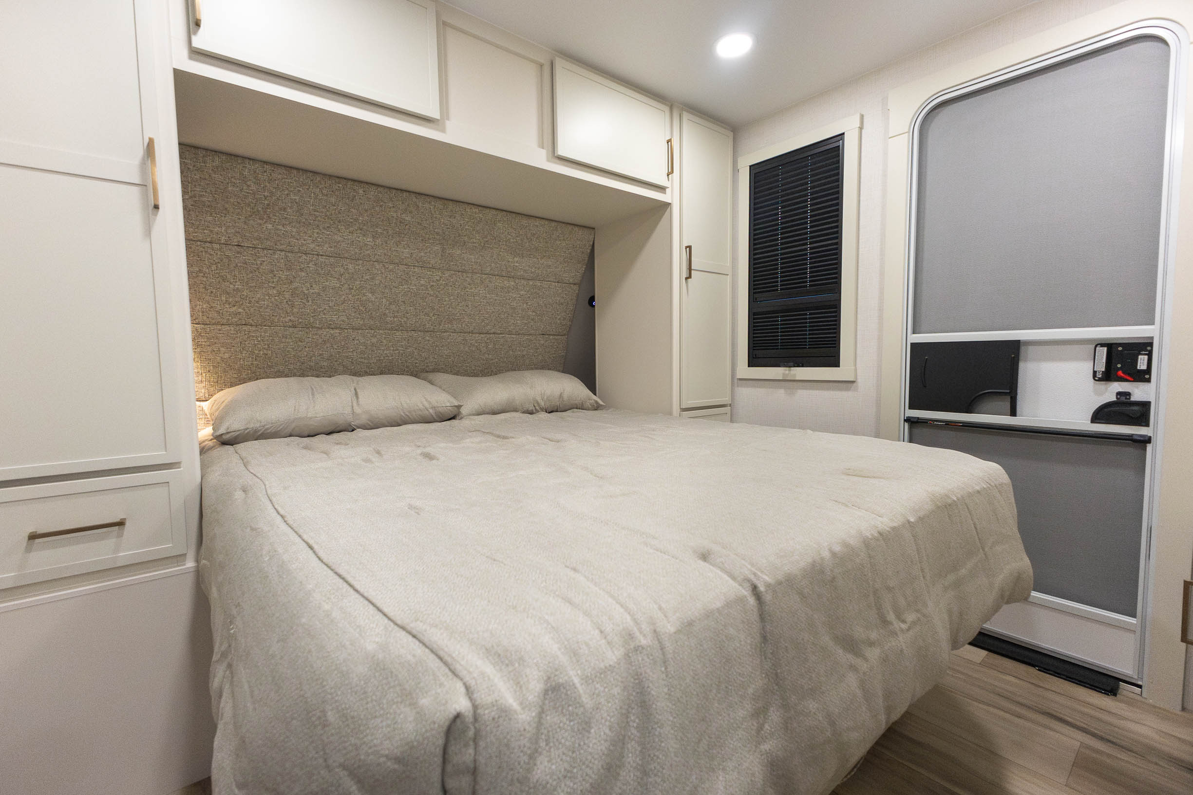 2027 Brinkley MODEL Ix 24x TRAVEL TRAILER