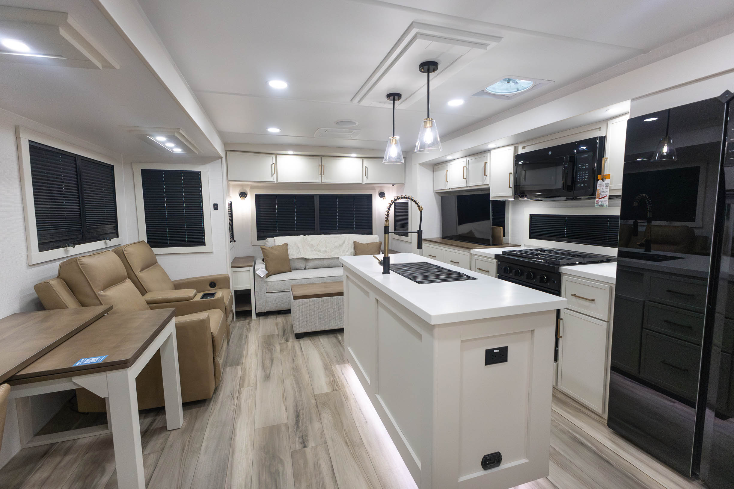 2027 Brinkley Model Z AIR 310 TRAVEL TRAILER