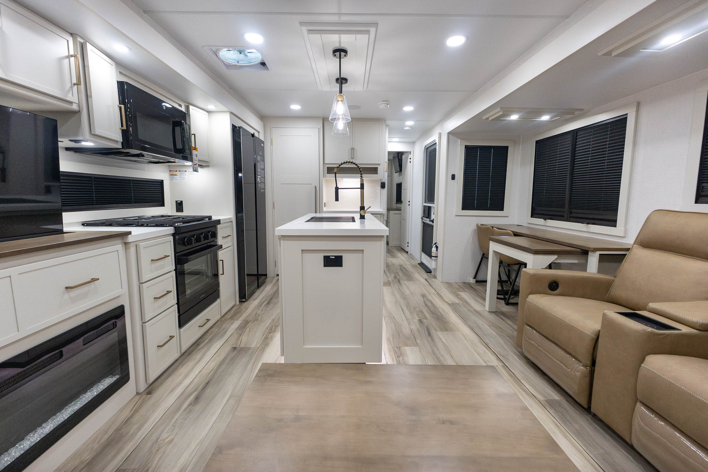 2027 Brinkley Model Z AIR 310 TRAVEL TRAILER