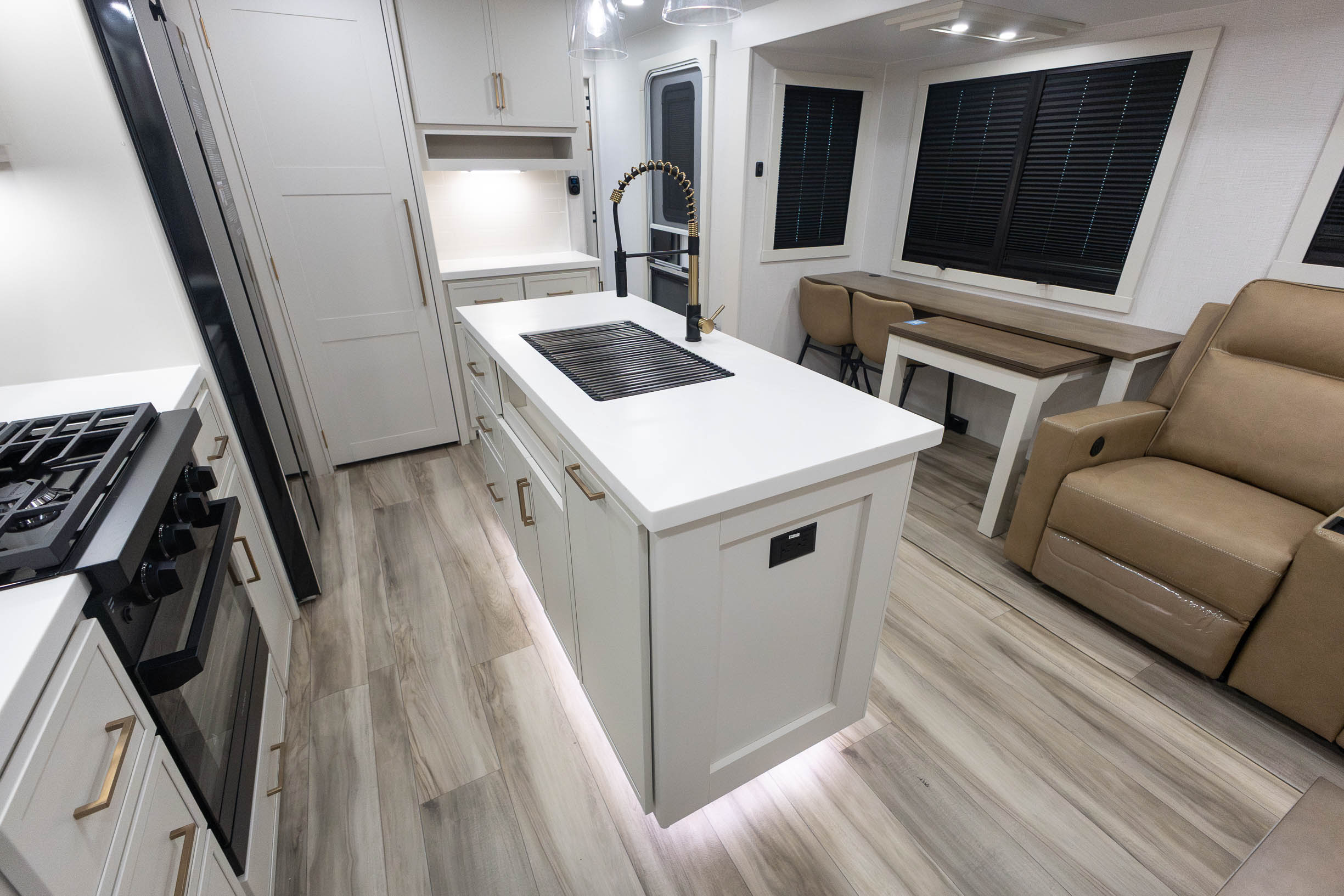 2027 Brinkley Model Z AIR 310 TRAVEL TRAILER