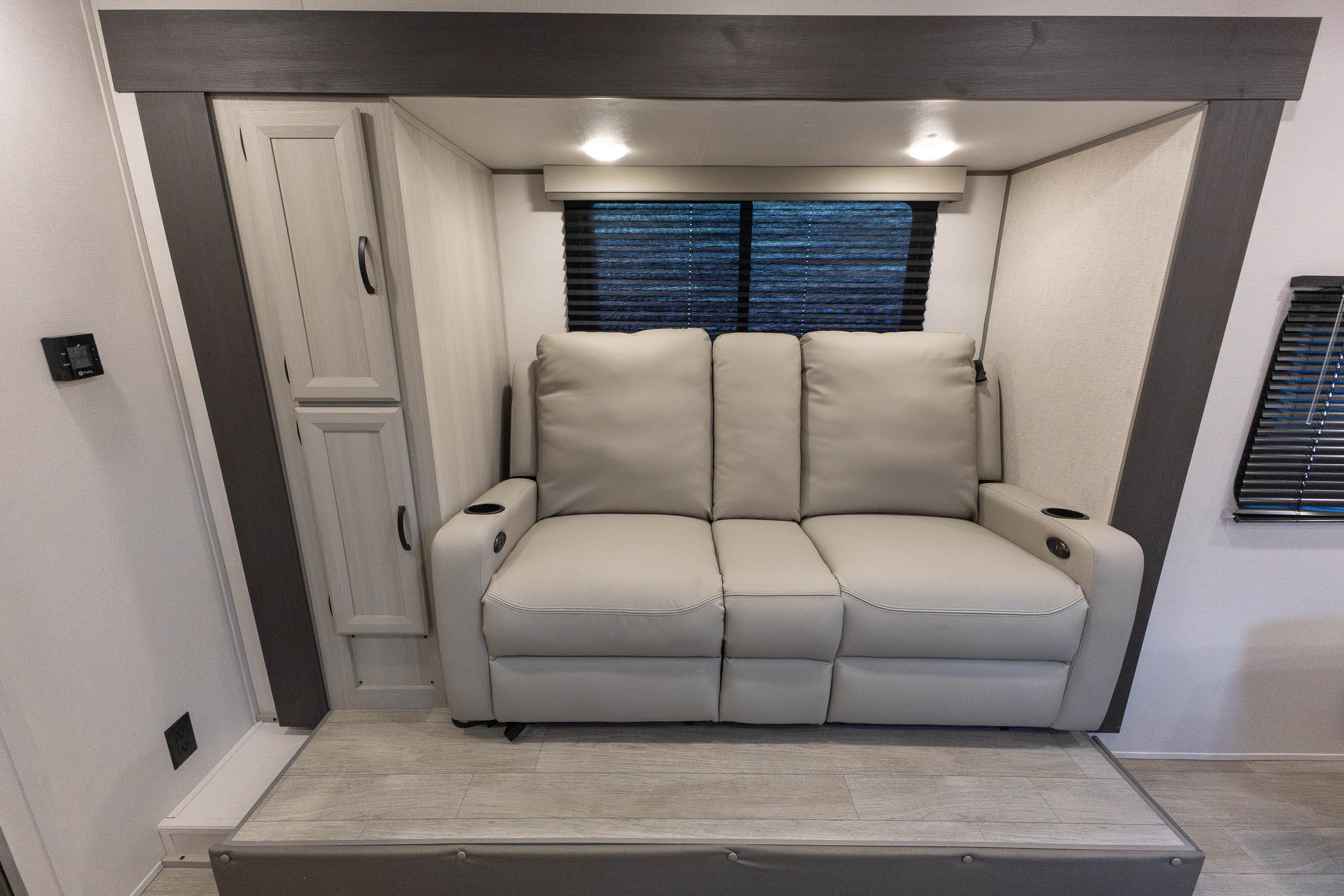 2027 Coachmen Catalina Summit Series 7 194RBS TRAVEL TRAILER