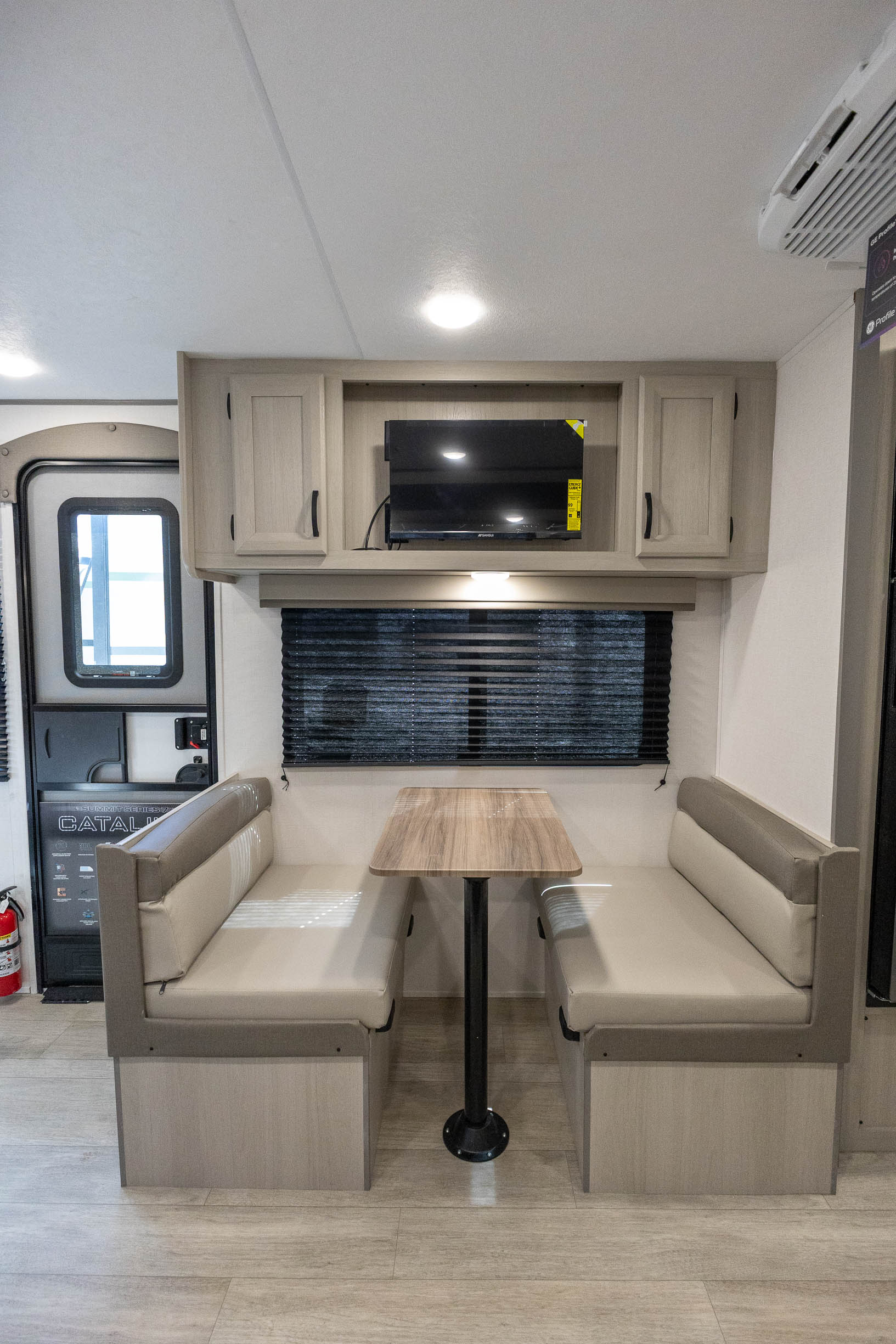 2027 Coachmen Catalina Summit Series 7 194RBS TRAVEL TRAILER