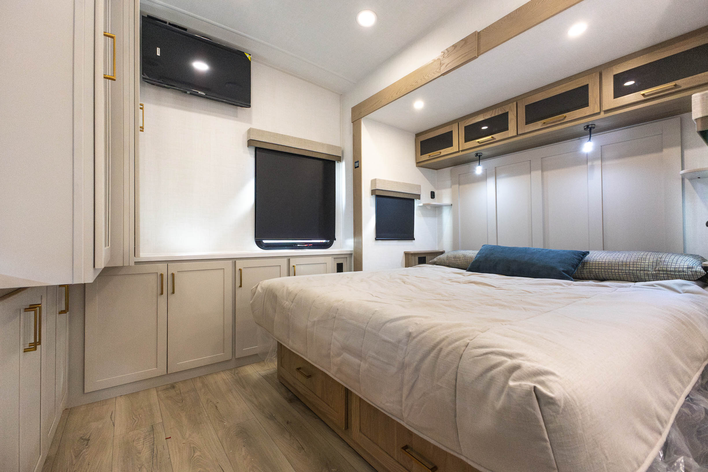 2027 Forest River Flagstaff Classic 402CFL FIFTH WHEEL