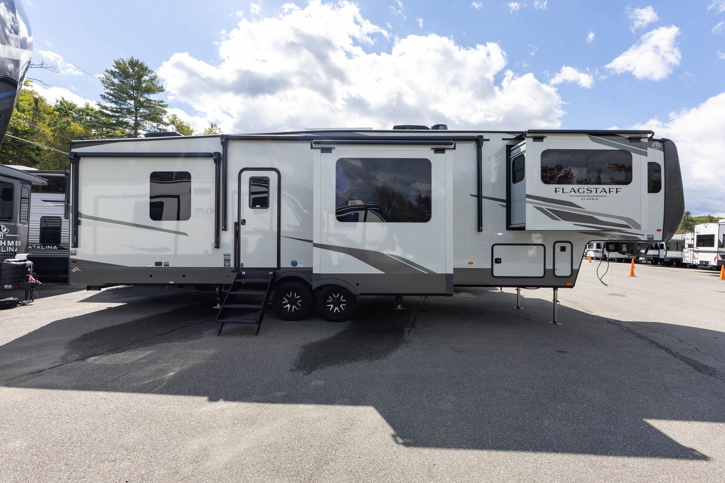 2027 Forest River Flagstaff Classic 402CFL FIFTH WHEEL
