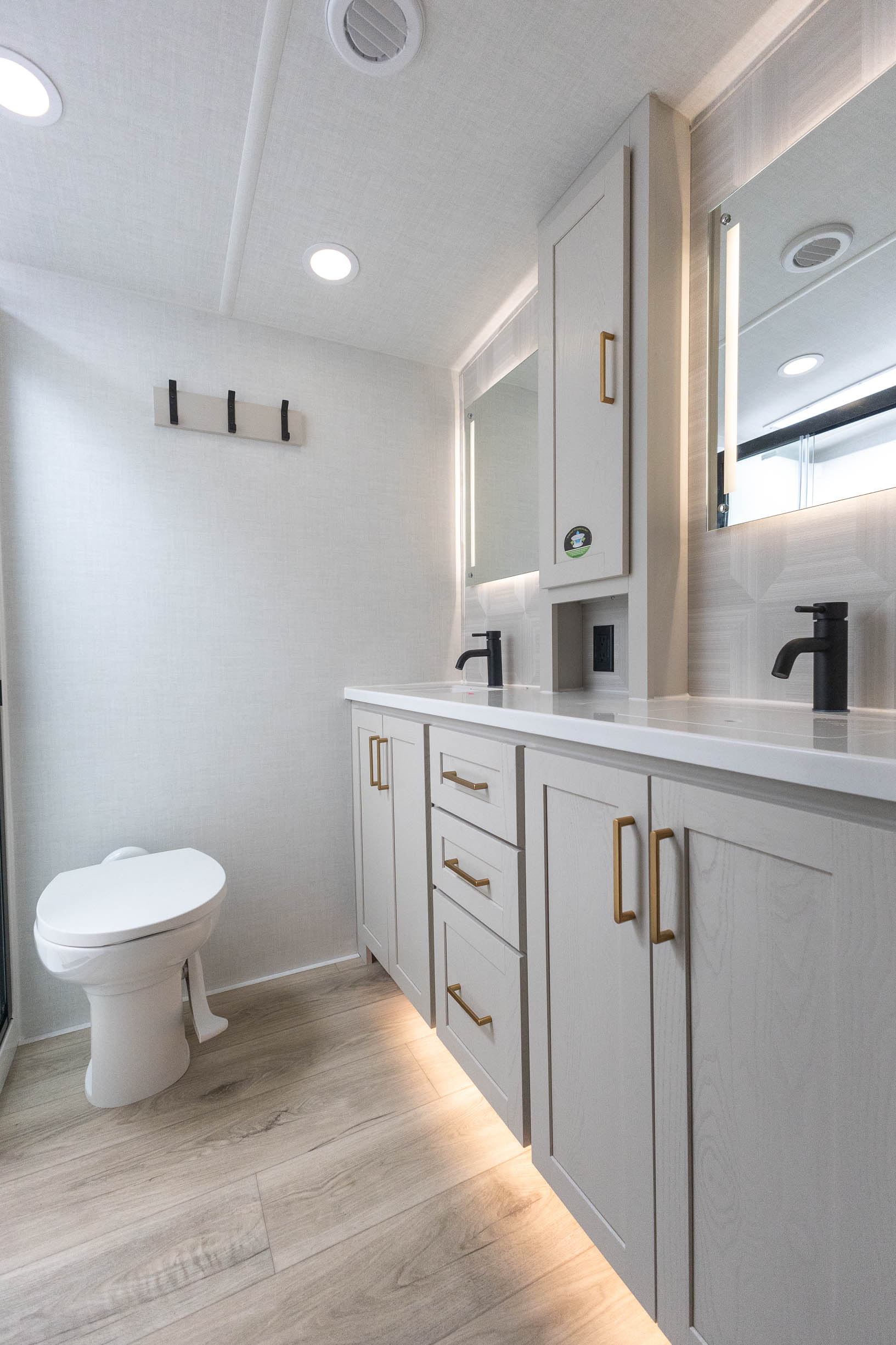 2027 Forest River Flagstaff Classic 404CRK FIFTH WHEEL