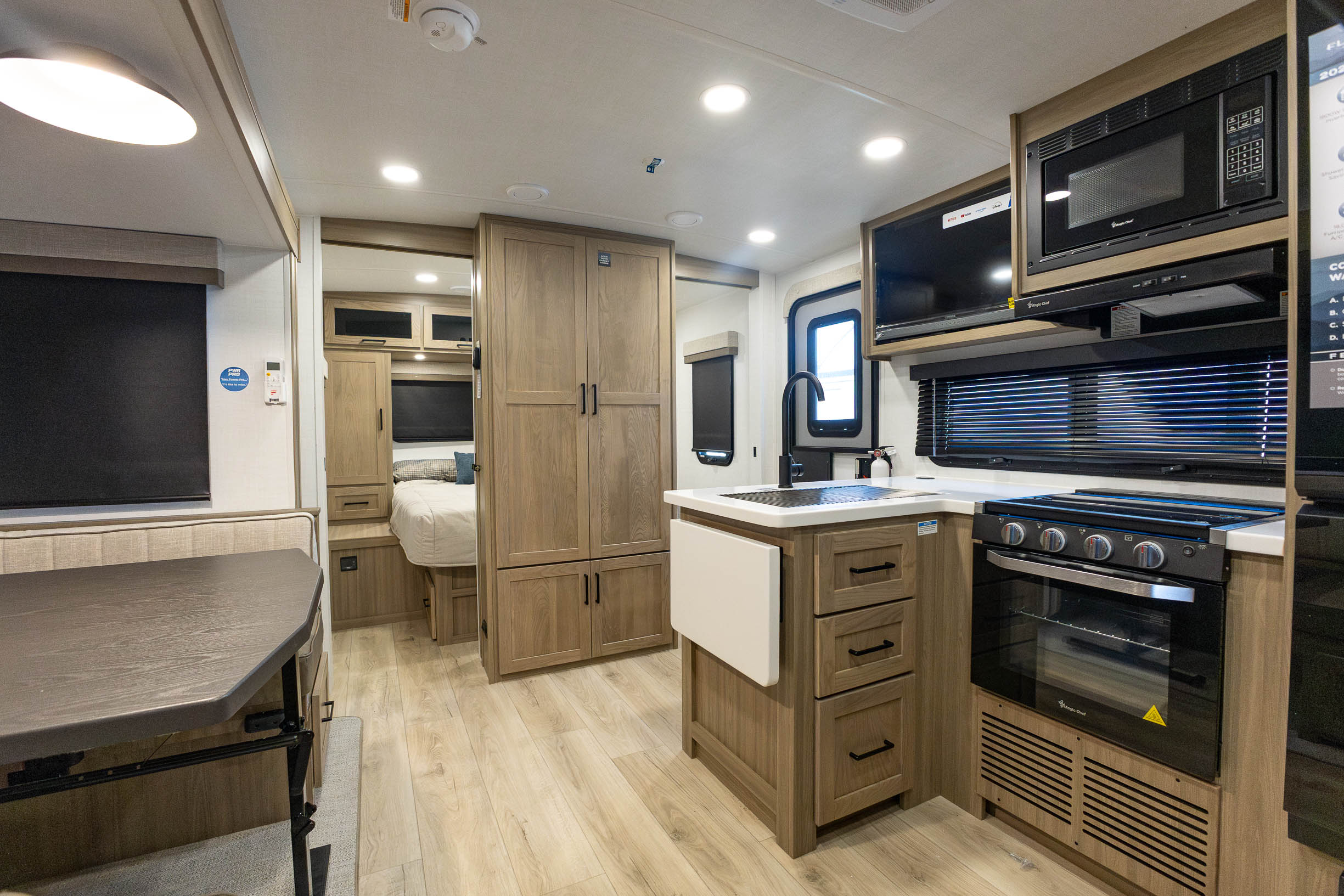 2027 Forest River Flagstaff Micro Lite 25DBH TRAVEL TRAILER