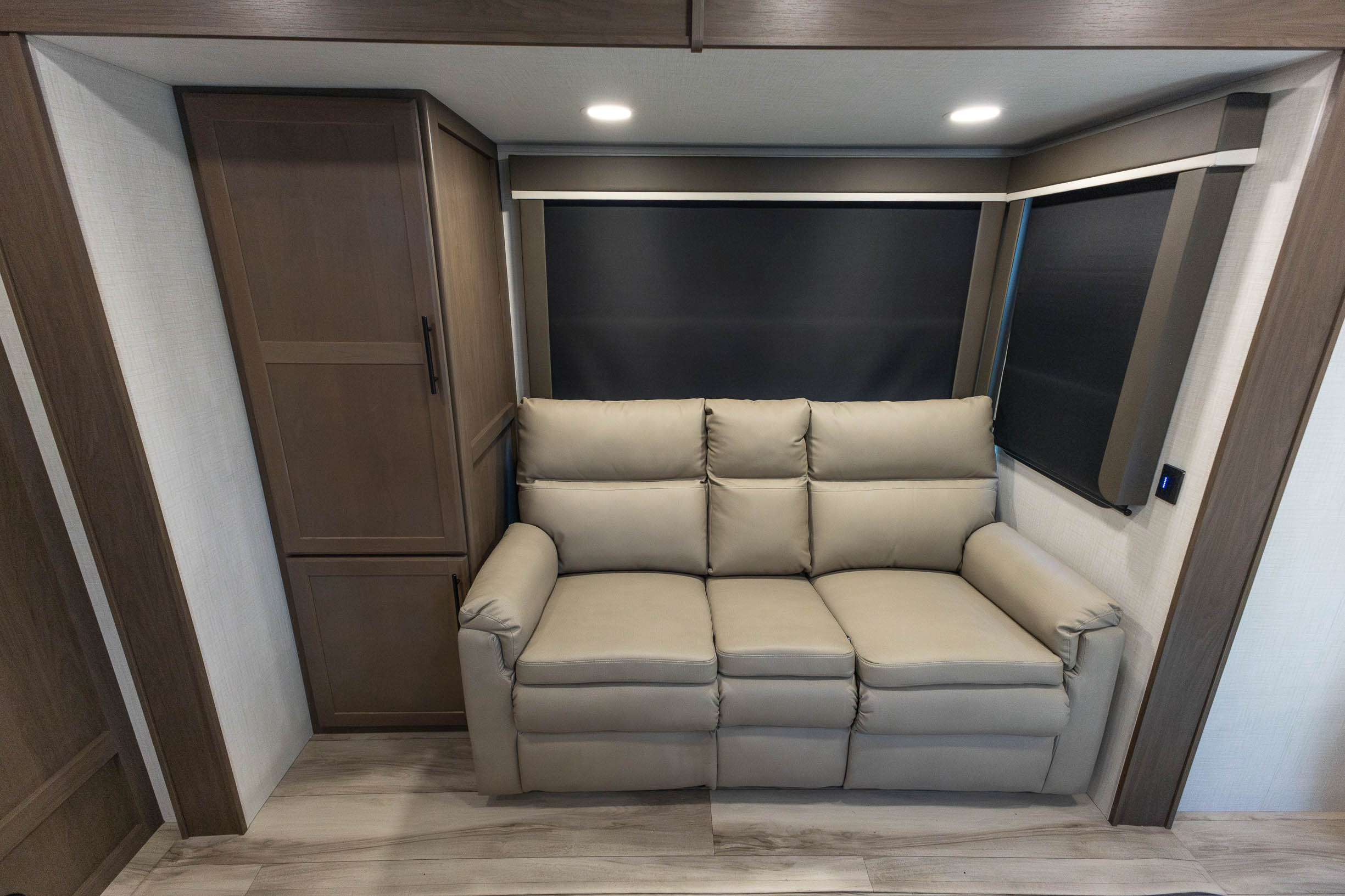 2027 Keystone RV Cougar Half-Ton 21LBK TRAVEL TRAILER