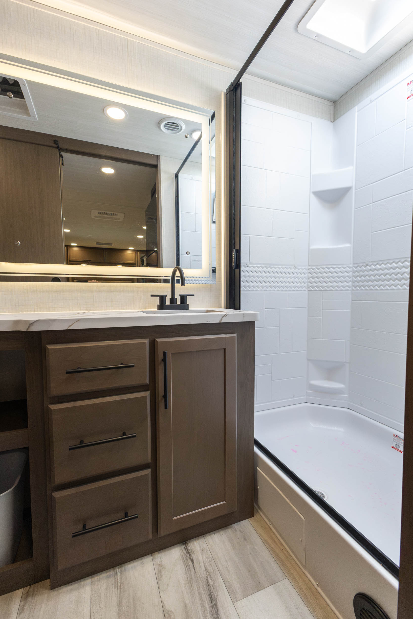 2027 Keystone RV Cougar Half-Ton 21LBK TRAVEL TRAILER