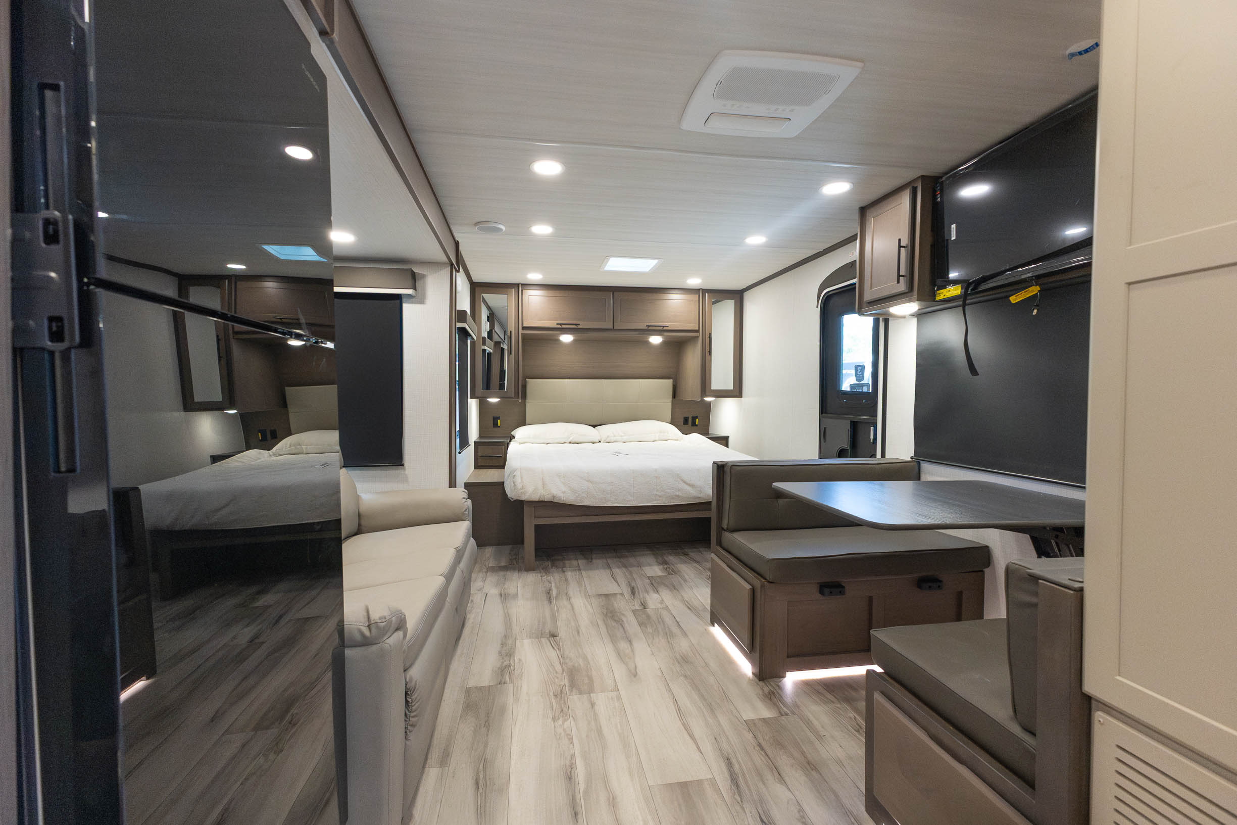 2027 Keystone RV Cougar Half-Ton 22MLS TRAVEL TRAILER