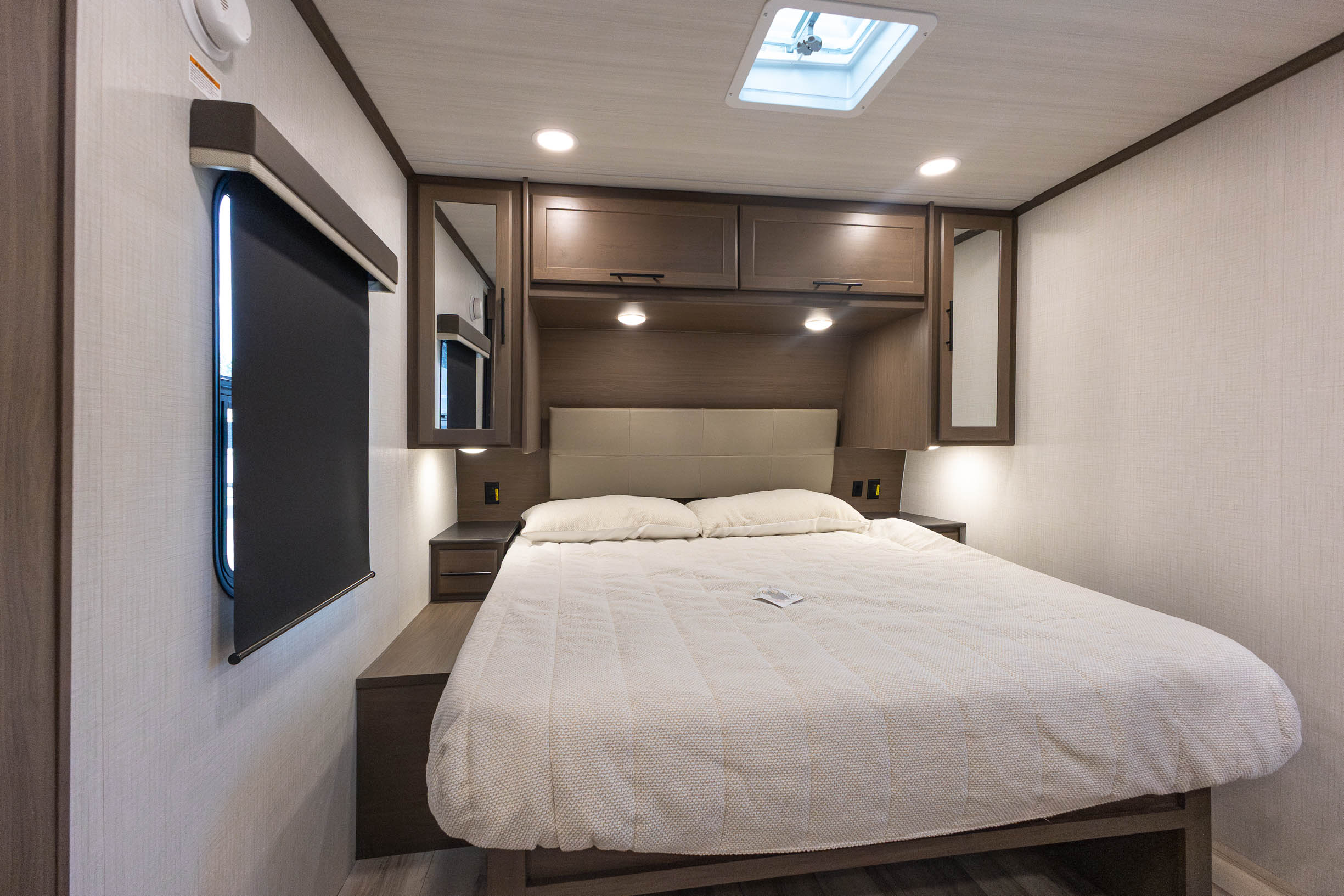 2027 Keystone RV Cougar Half-Ton 22MLS TRAVEL TRAILER