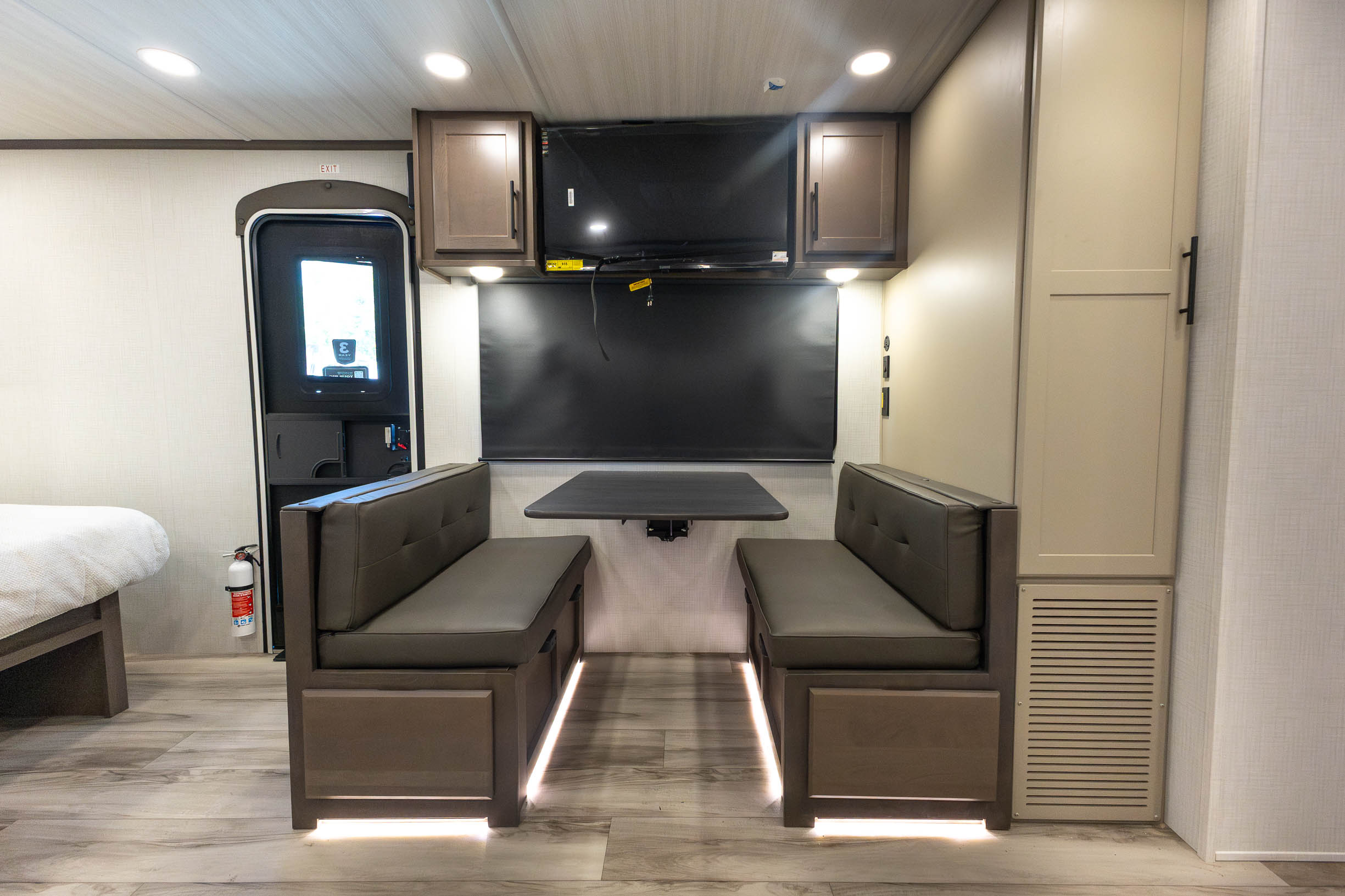 2027 Keystone RV Cougar Half-Ton 22MLS TRAVEL TRAILER