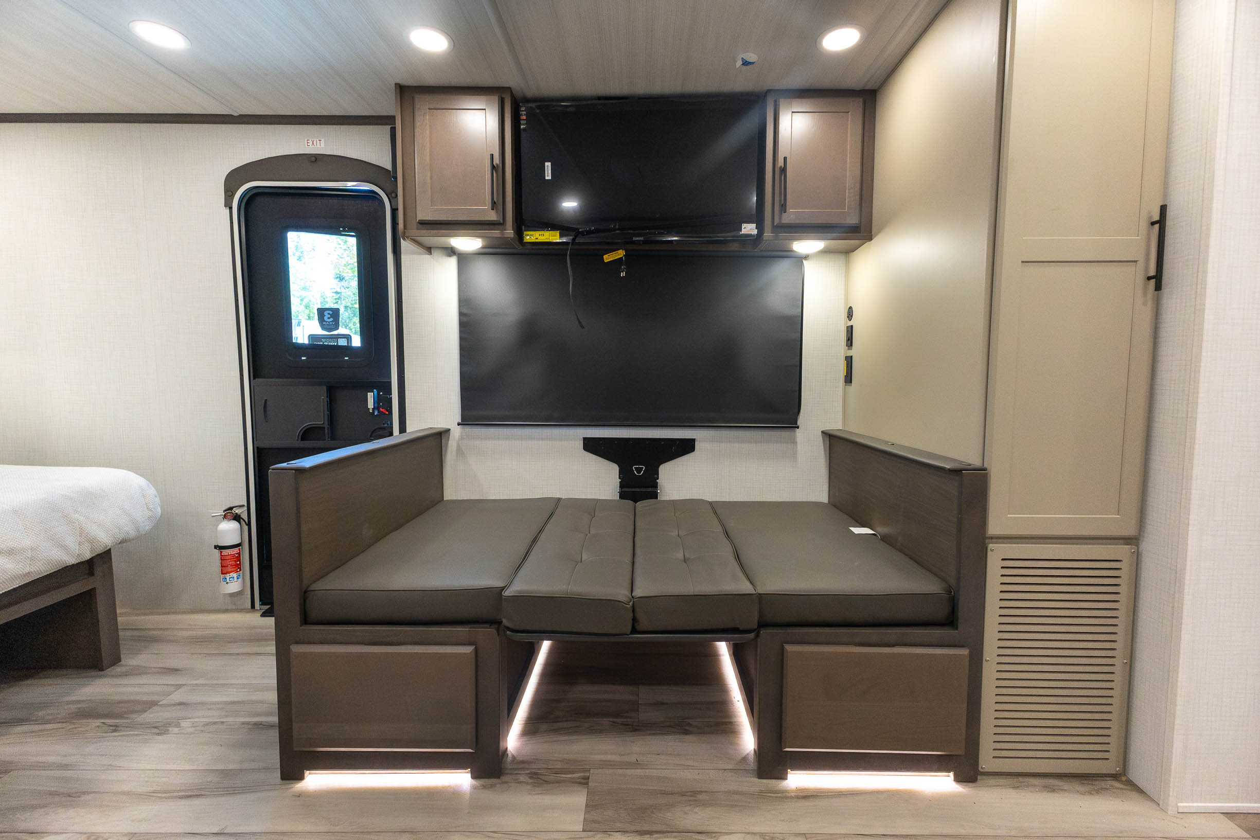 2027 Keystone RV Cougar Half-Ton 22MLS TRAVEL TRAILER