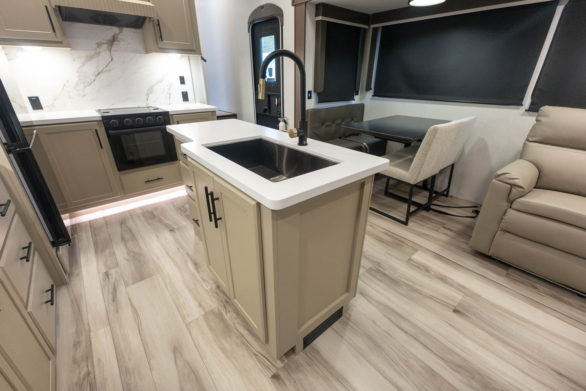 2027 Keystone RV Cougar Half-Ton 28RLI FIFTH WHEEL