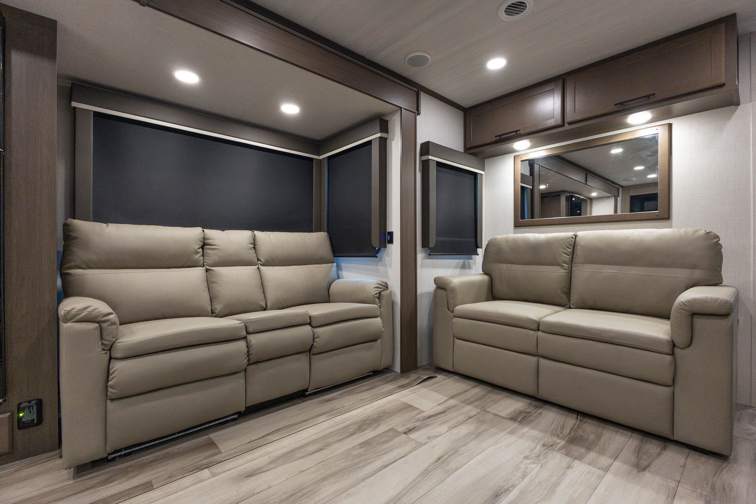 2027 Keystone RV Cougar Half-Ton 29RKE TRAVEL TRAILER