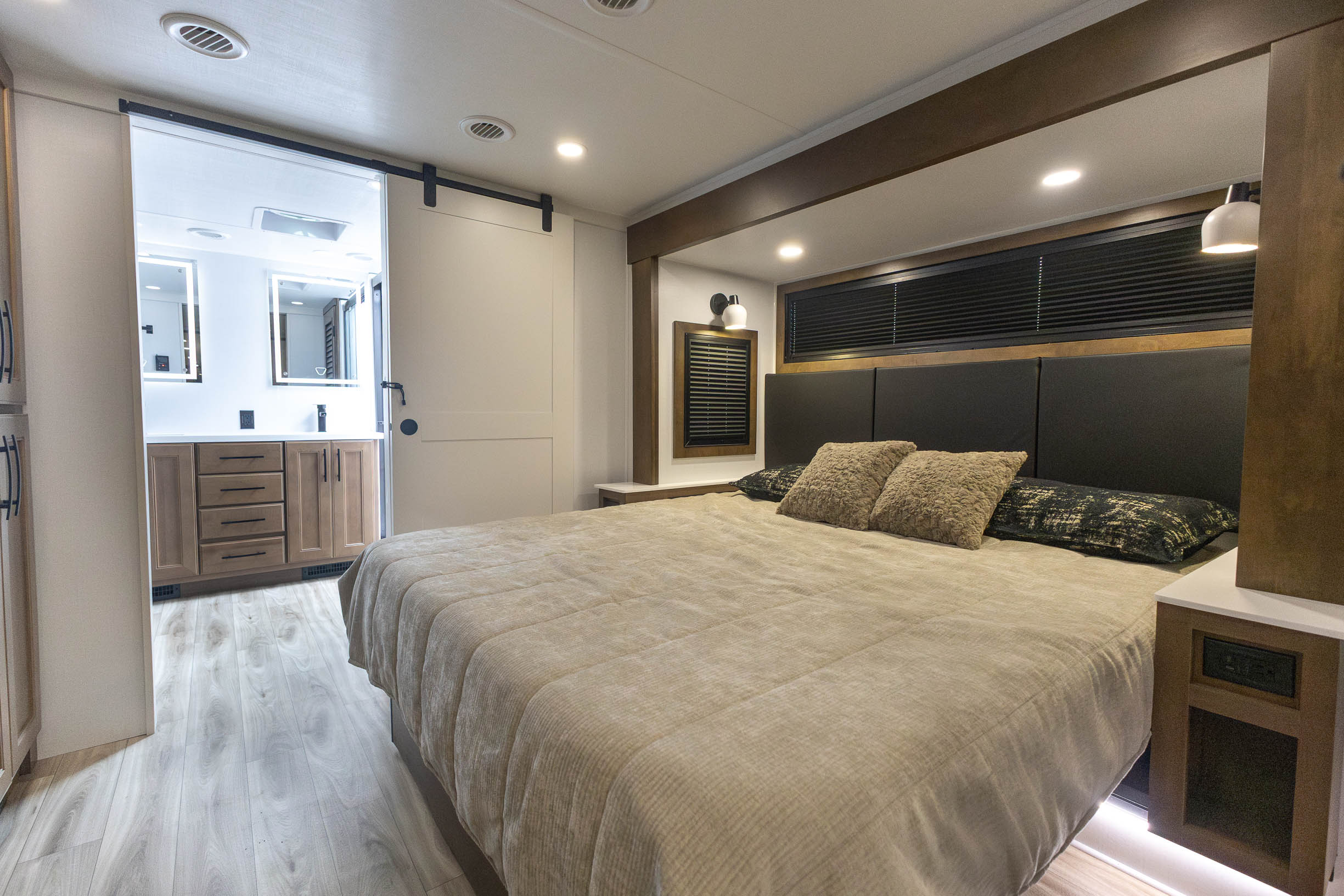 2027 Keystone RV Montana 3800FL FIFTH WHEEL