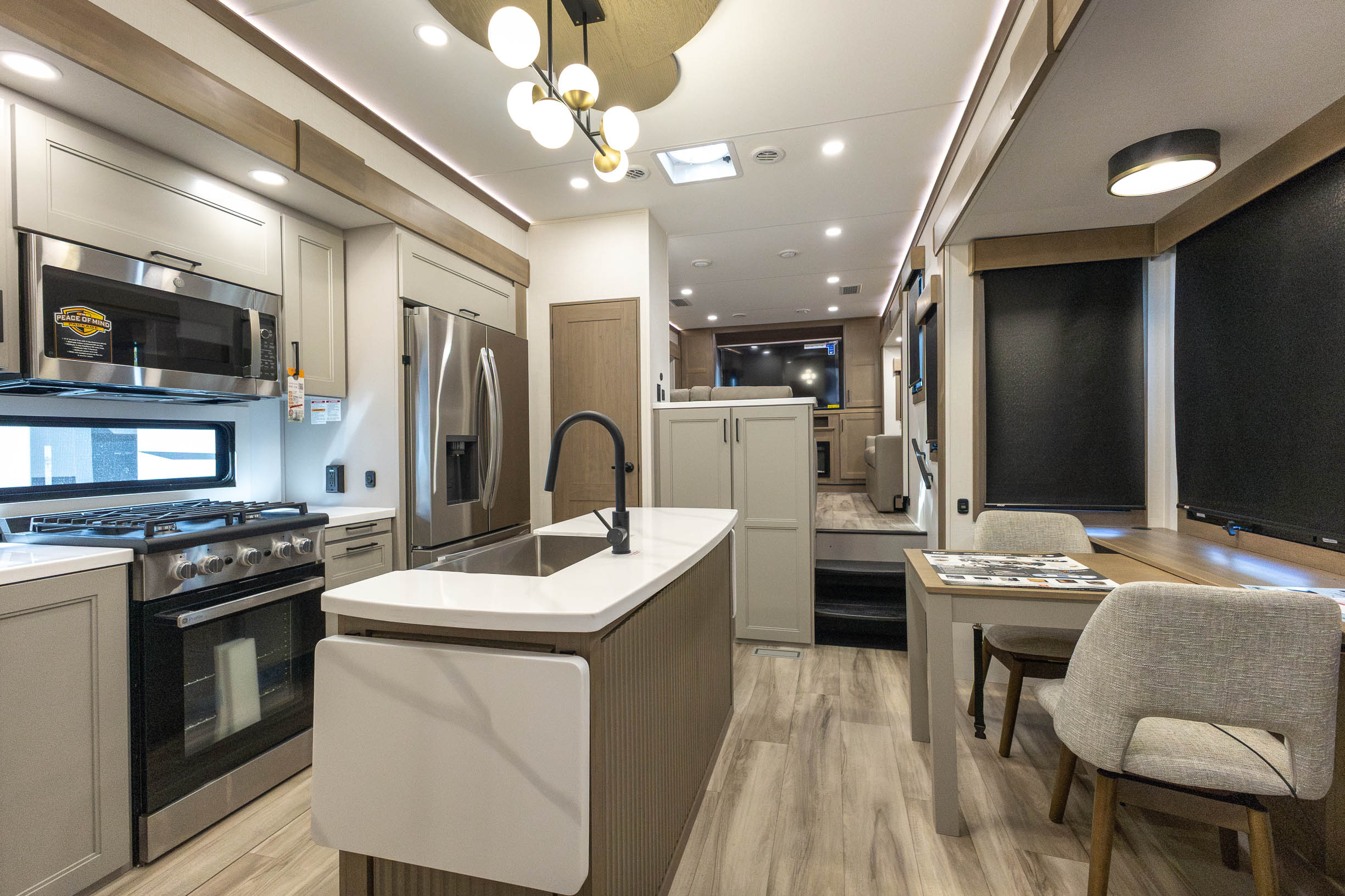 2027 KZ RV Durango Gold 388FLS FIFTH WHEEL