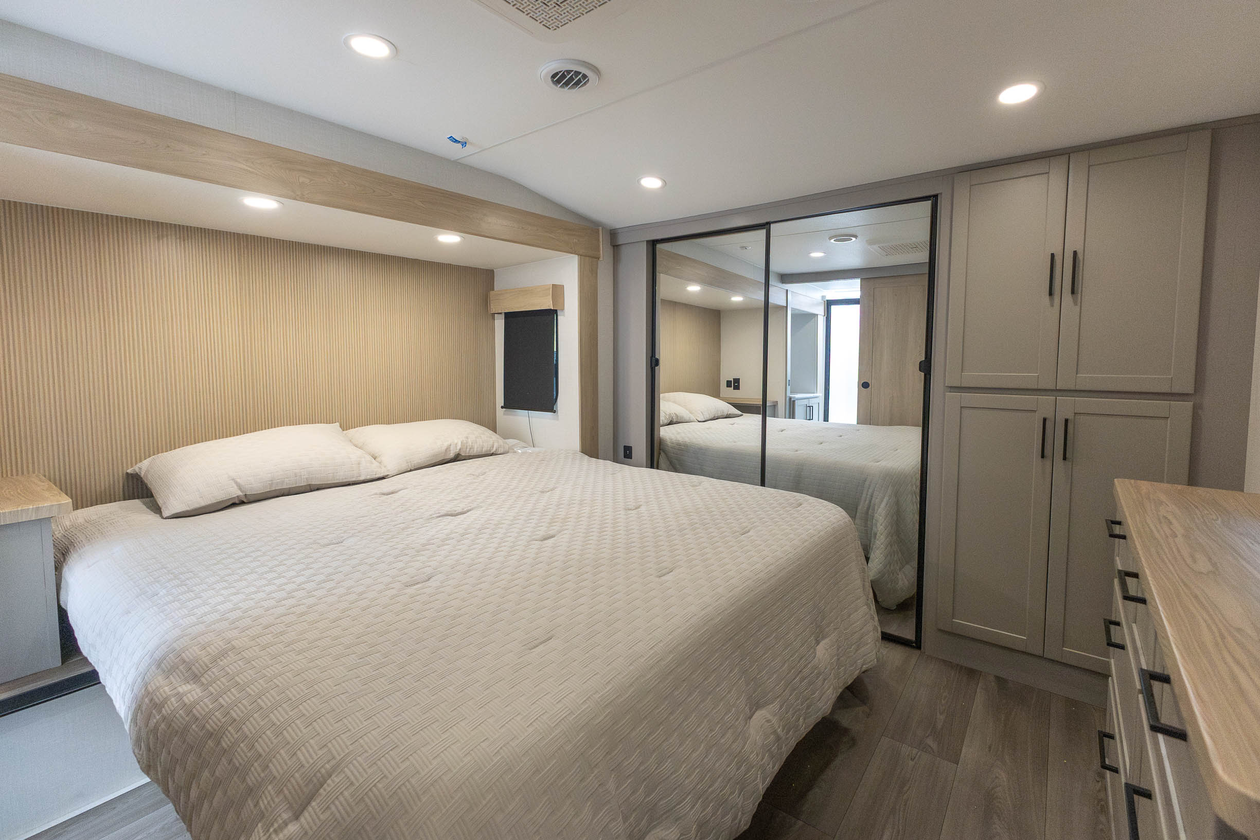 2027 KZ RV Ridgeway 36MBL FIFTH WHEEL