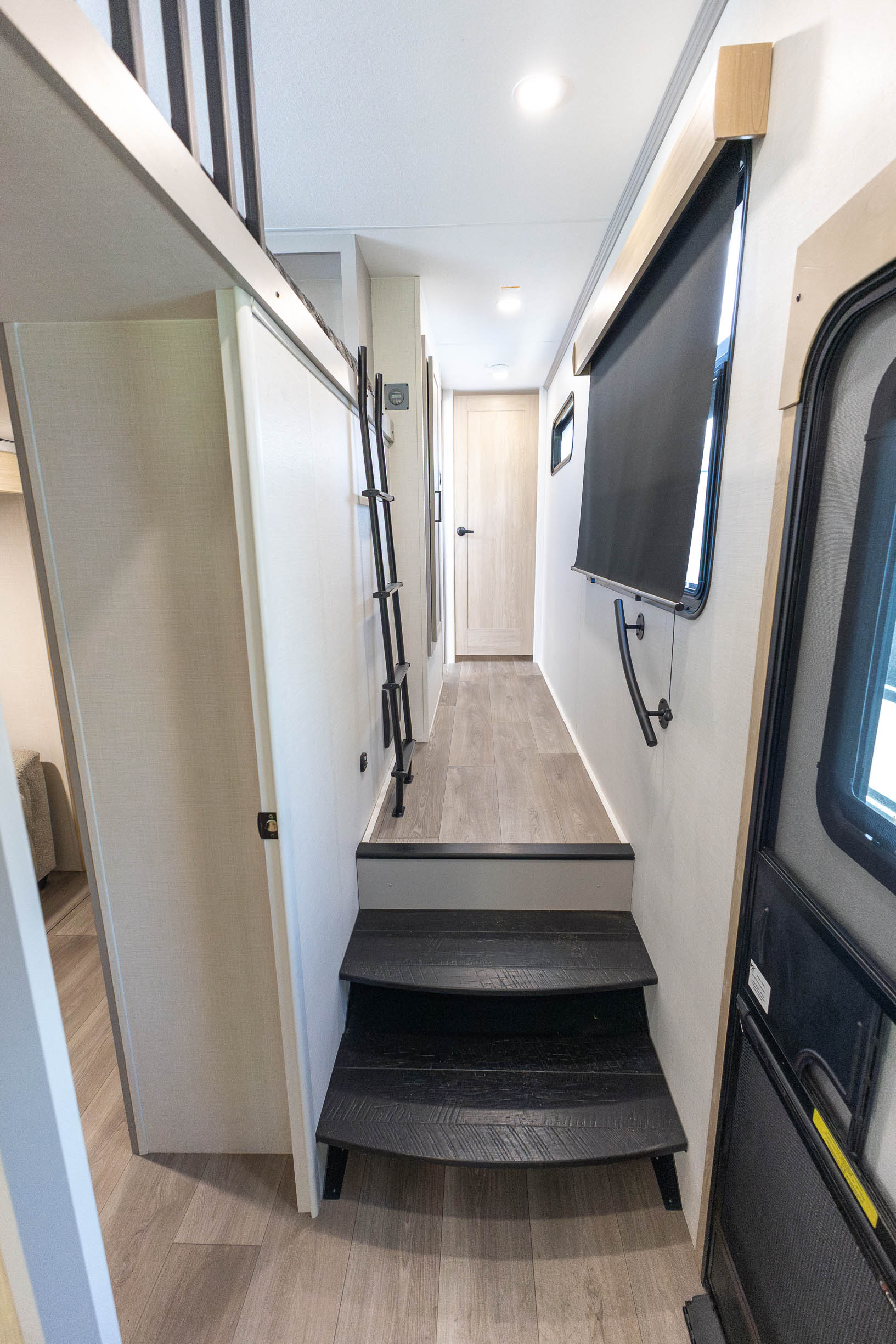 2027 KZ RV Ridgeway 36MBL FIFTH WHEEL