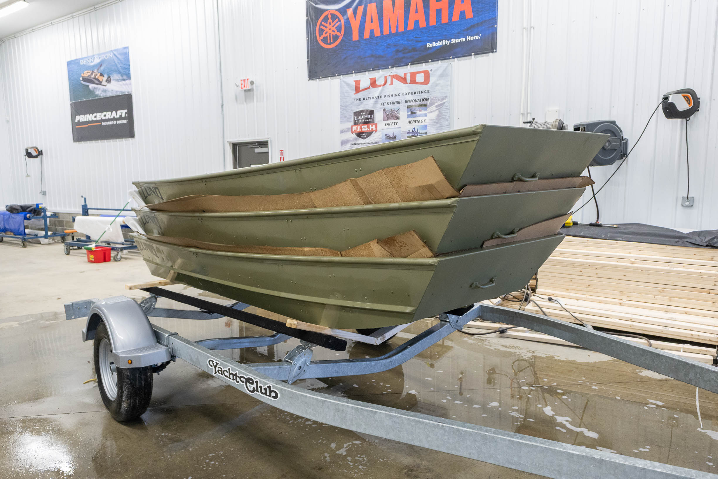 2027 Lund Jon 1240 JON BOAT