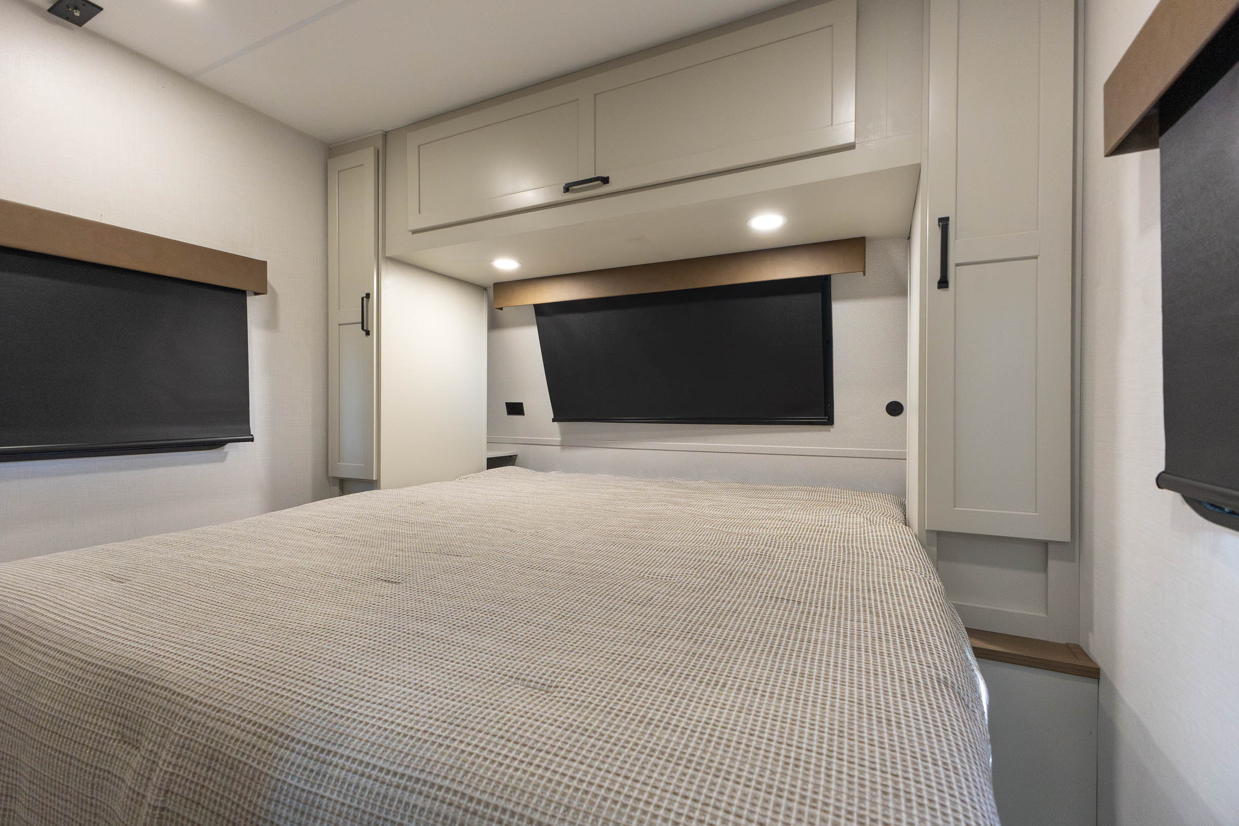2027 Venture RV SportTrek 327VIK TRAVEL TRAILER