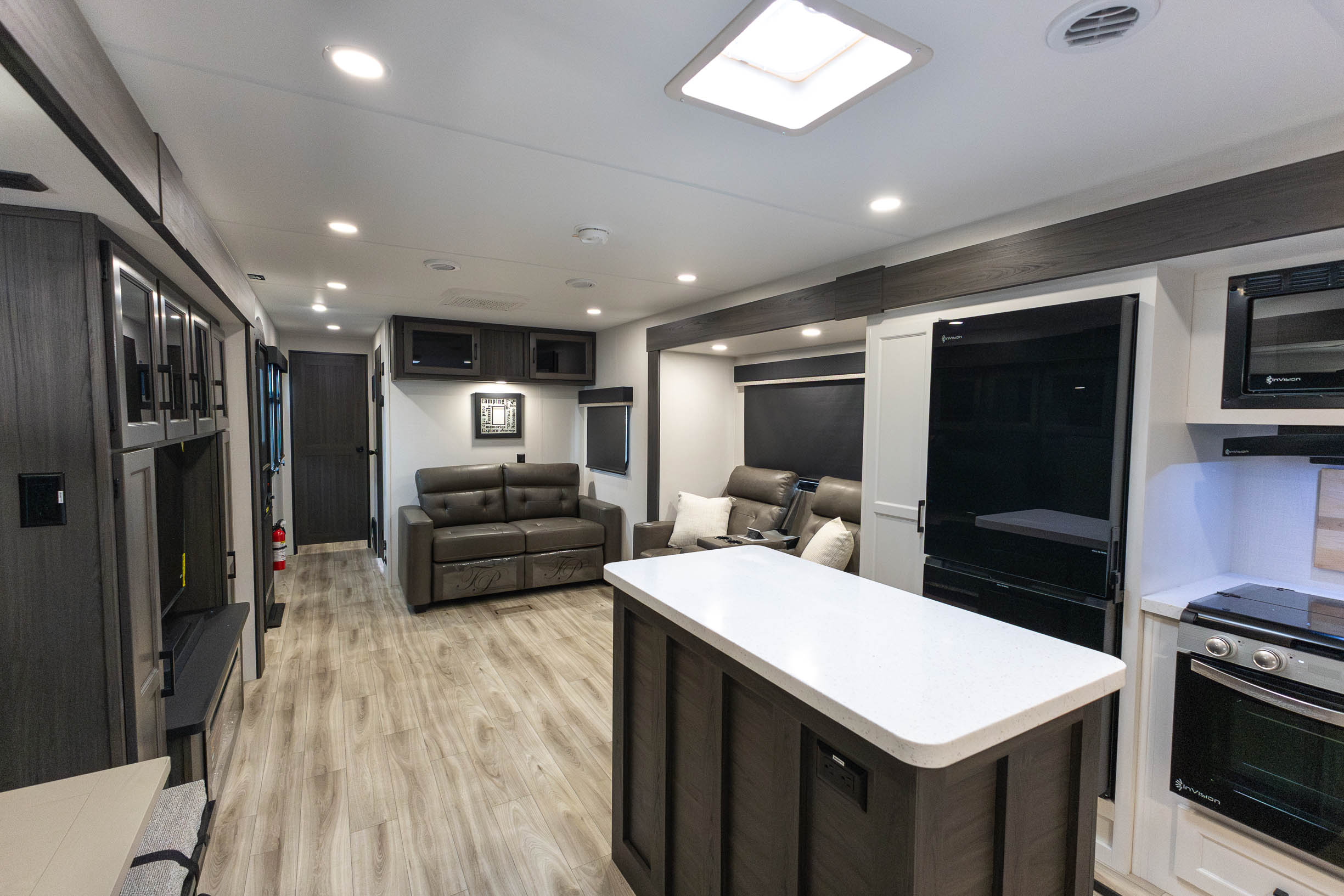 2027 Venture SportTrek Touring 333VFK TRAVEL TRAILER