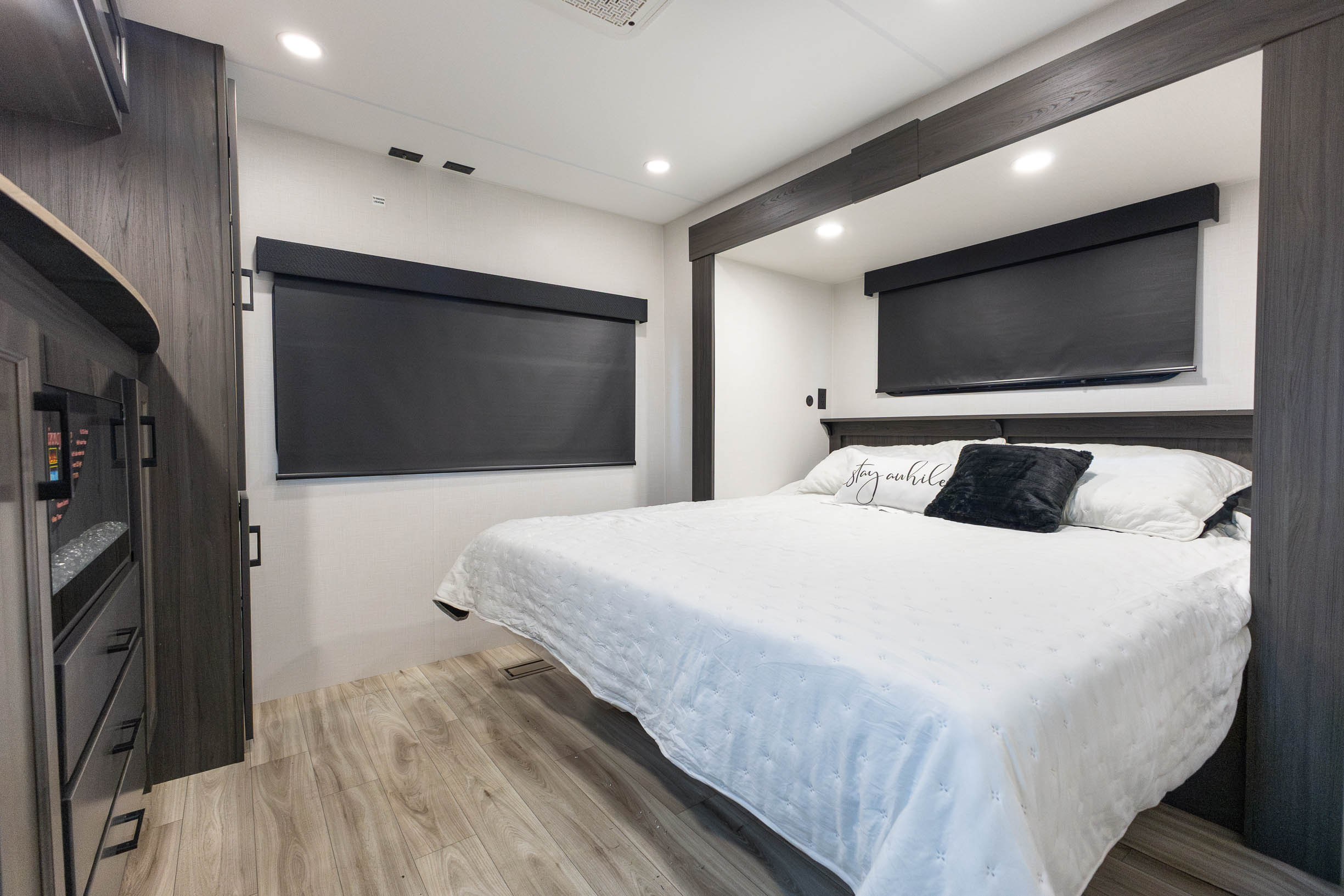 2027 Venture RV SportTrek Touring Edition STT333VFK TRAVEL TRAILER