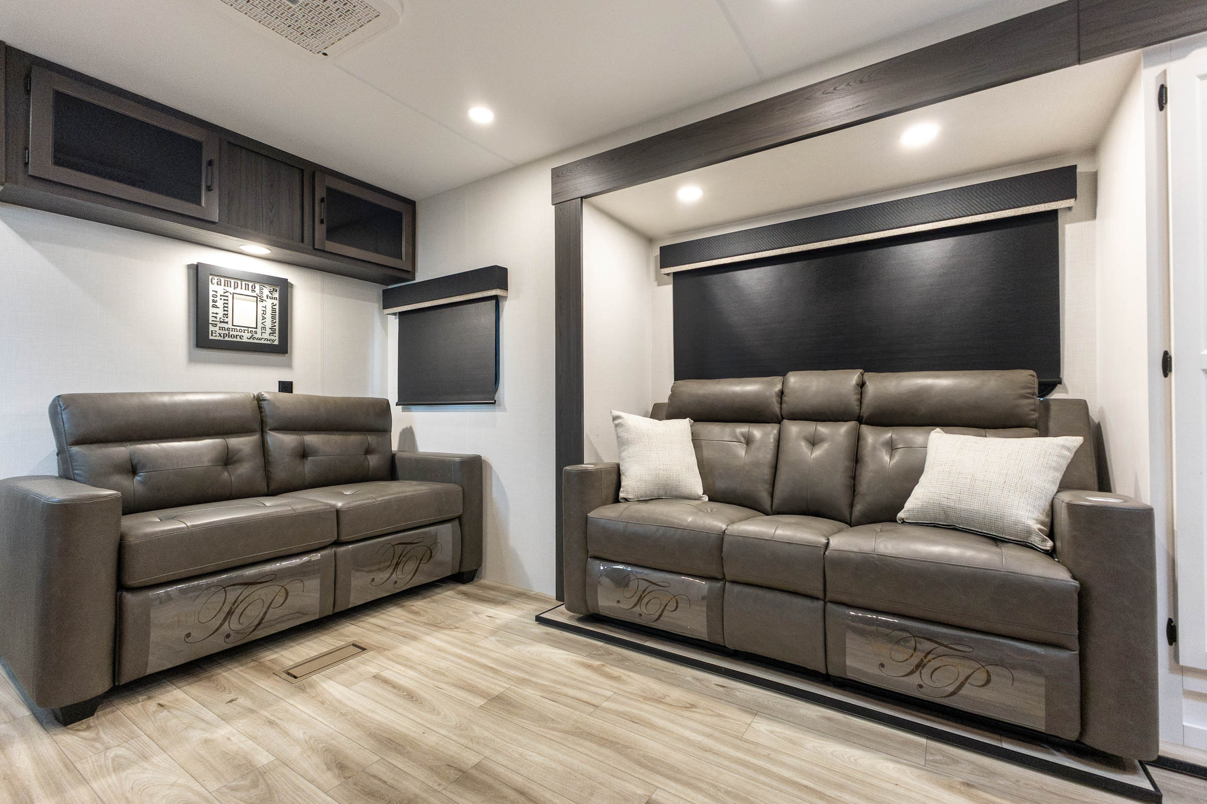 2027 Venture SportTrek Touring 333VFK TRAVEL TRAILER