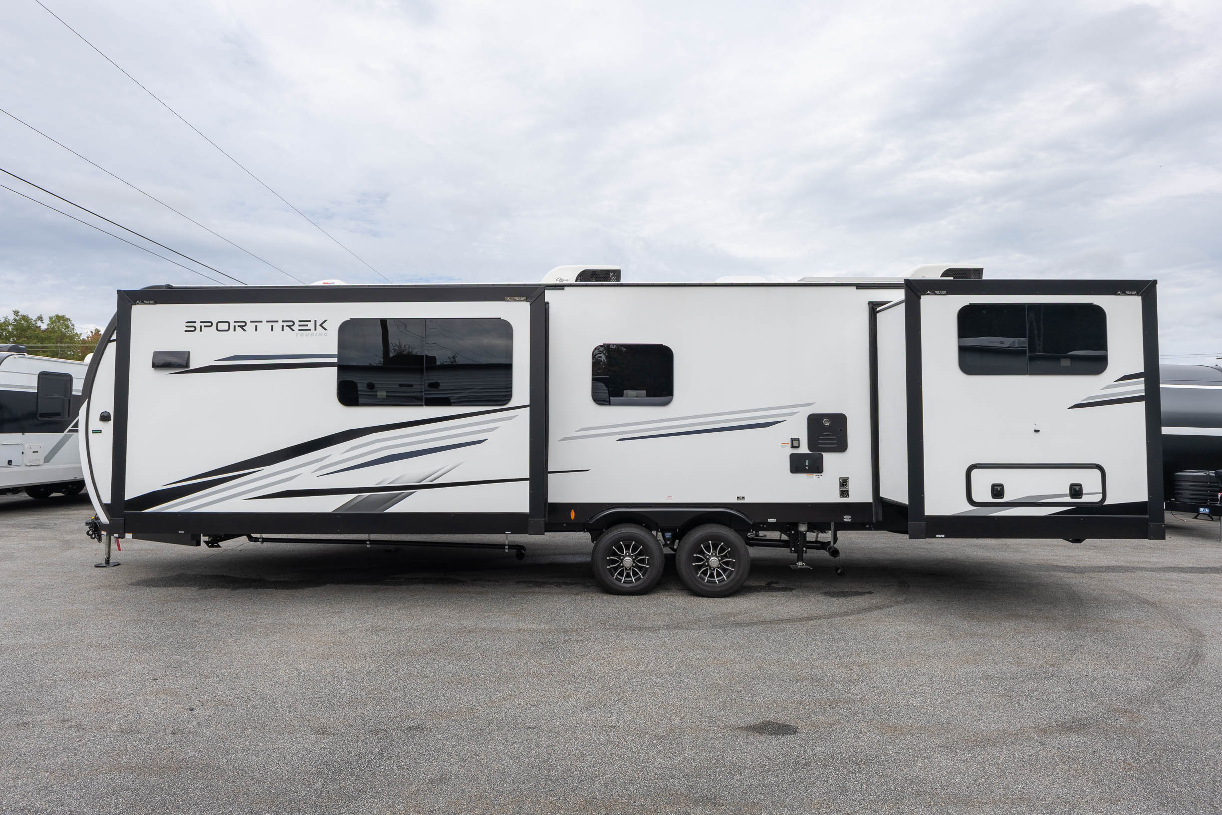 2027 Venture SportTrek Touring 333VFK TRAVEL TRAILER