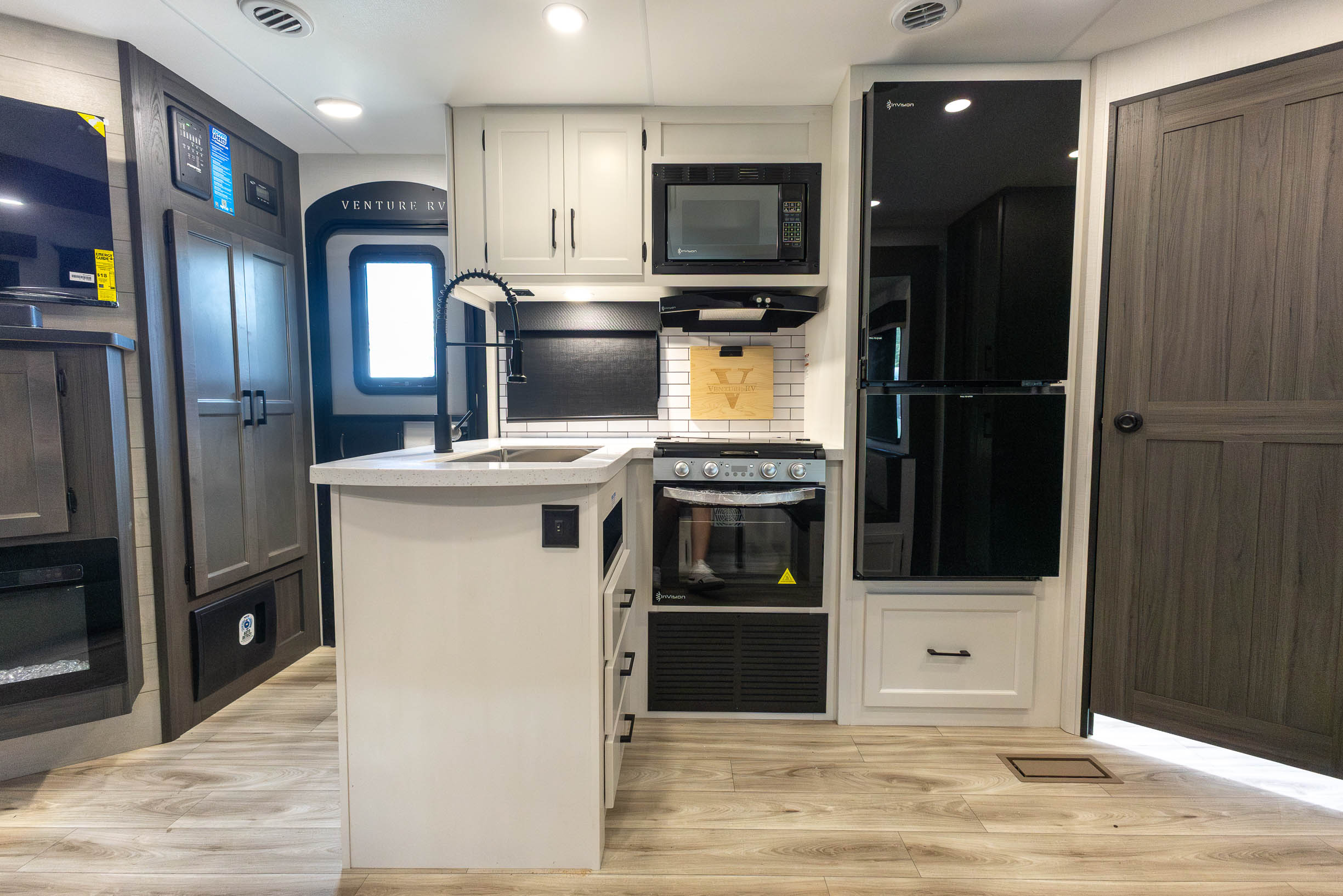 2027 Venture RV SportTrek Touring Edition STT343VBH TRAVEL TRAILER