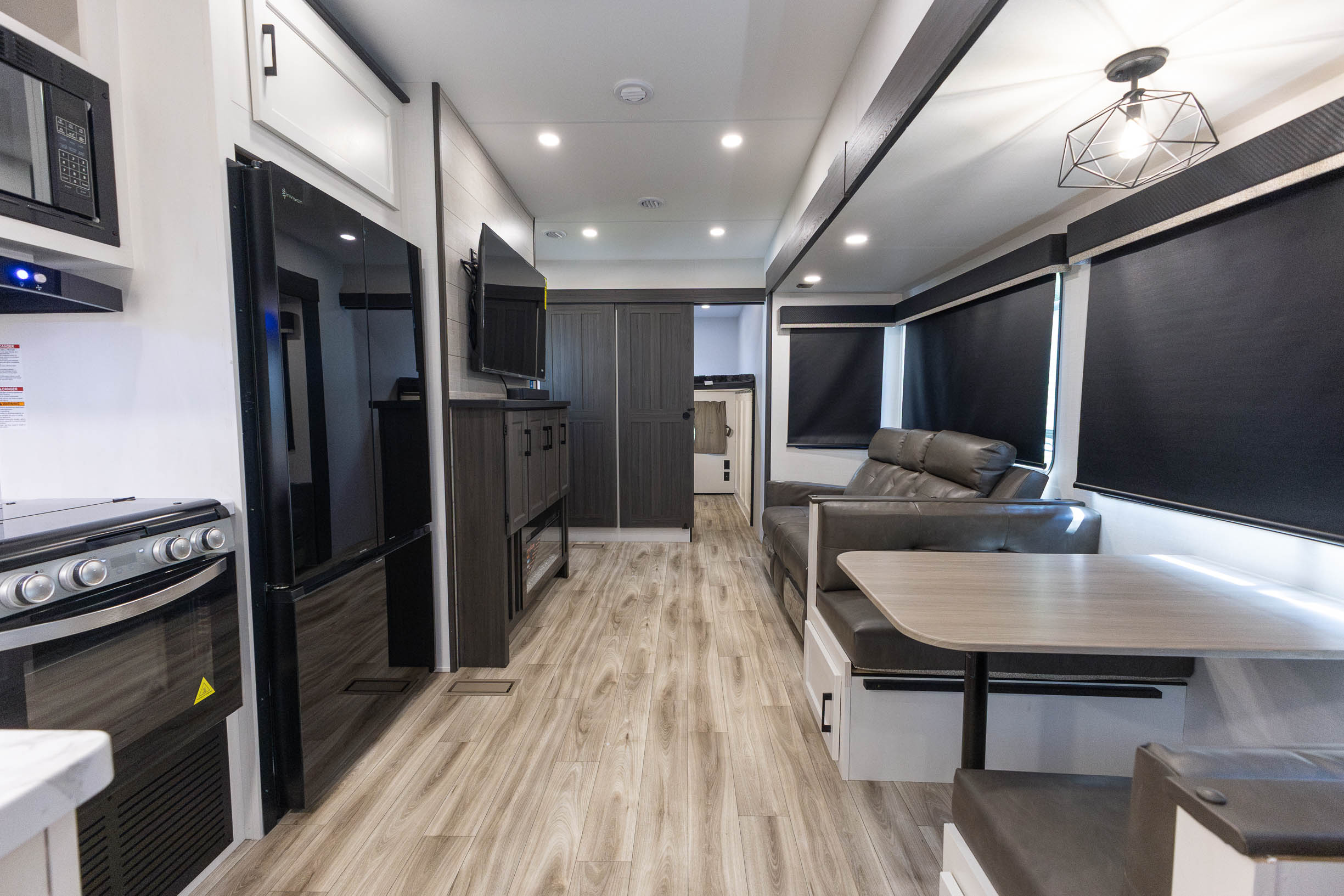 2027 Venture SportTrek STF312VTB FIFTH WHEEL