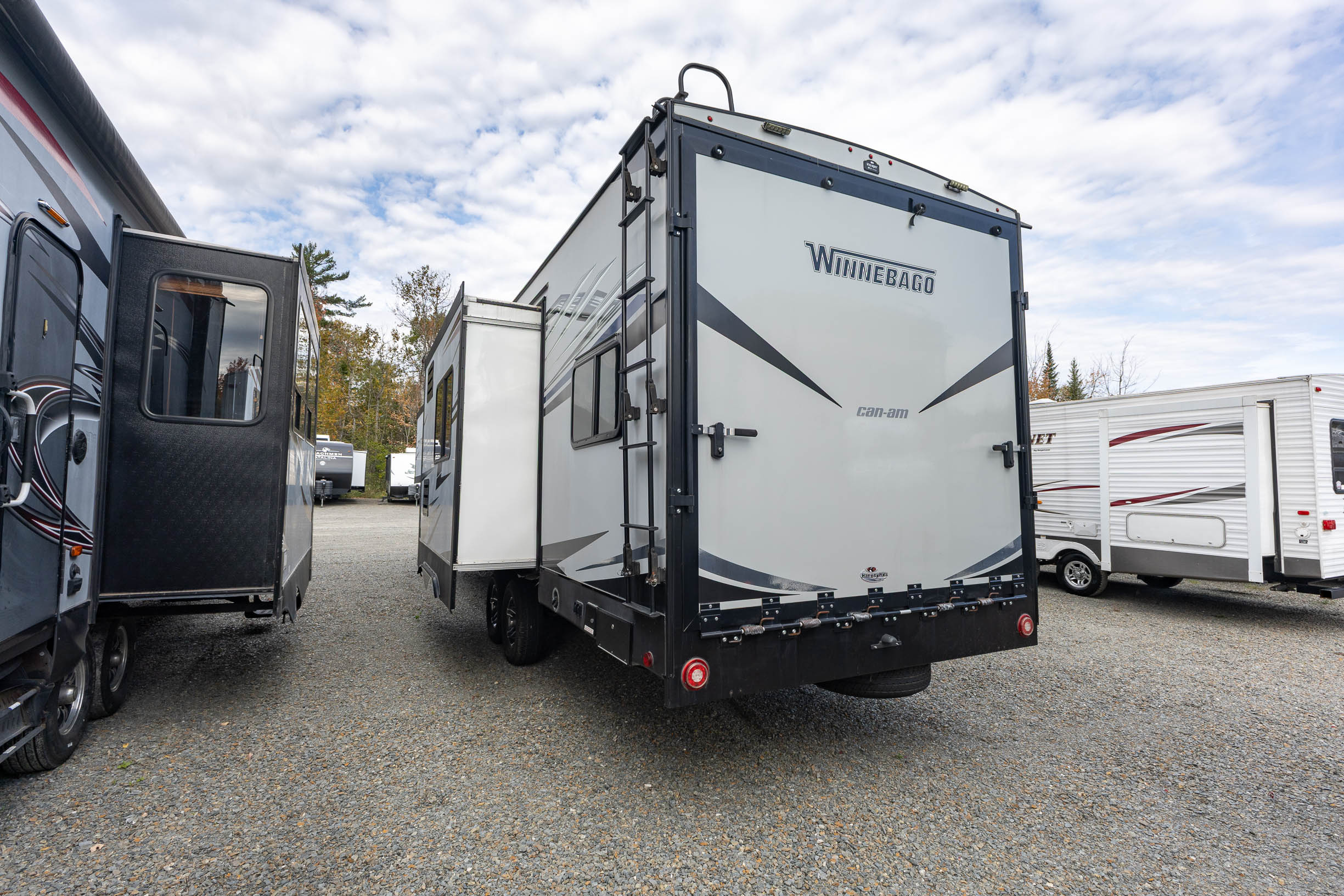 2020 Winnebago Spyder TT TOY HAULER