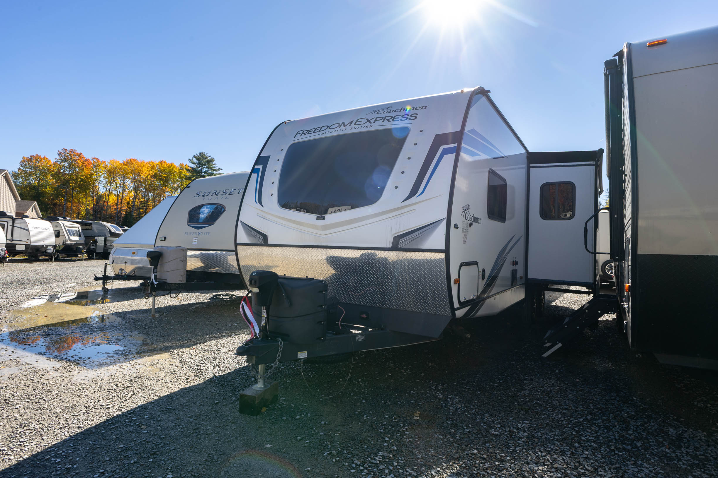 2022 Coachmen Freedom Express Ultra Lite 294BHDS TRAVEL TRAILER